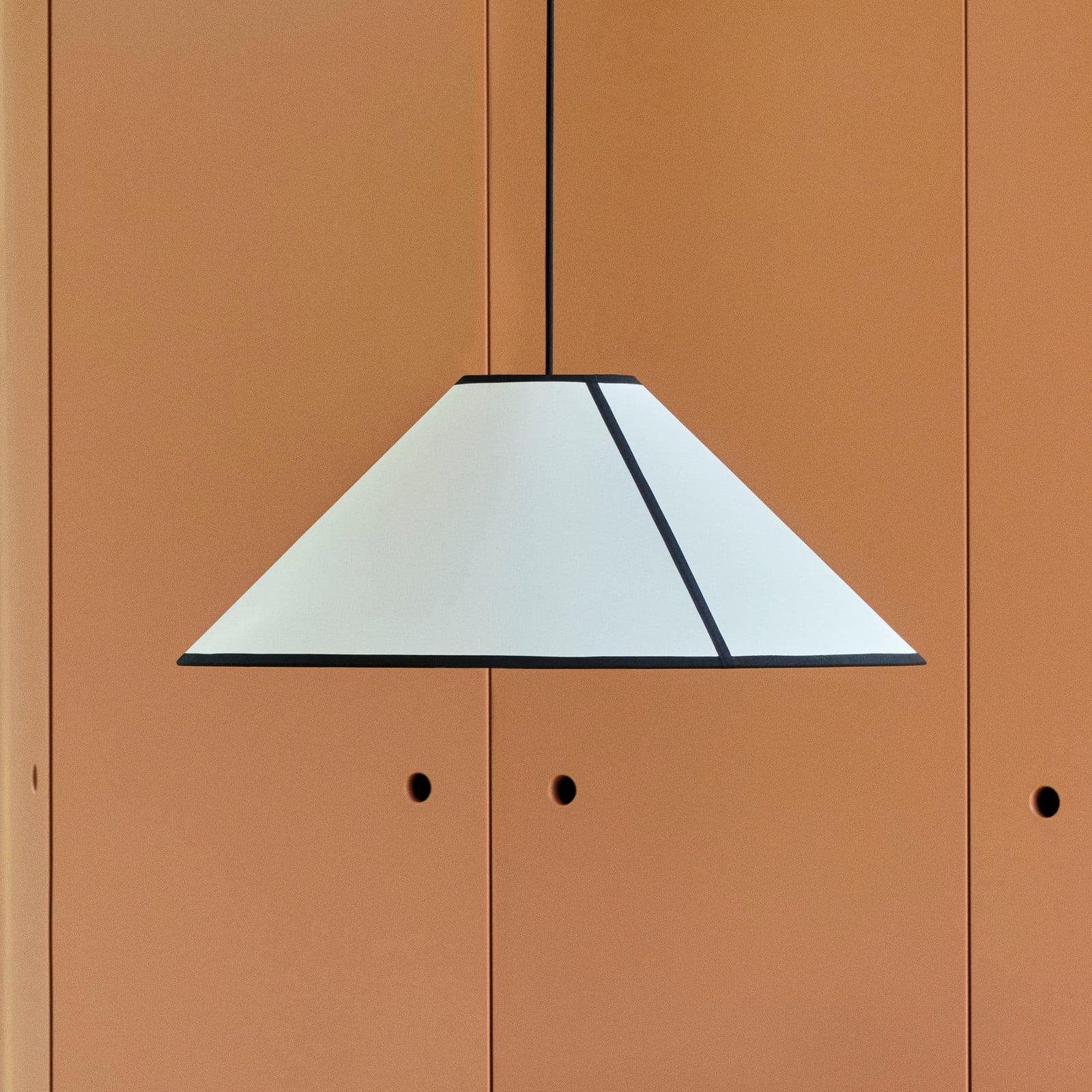 Ava Pendellampe, Ø 50 cm, weiß/schwarz, E27 HAY - Wohnzimmer - Design - Kunststoff - Einflammig