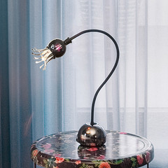 serien.lighting Mesa Poppy, negro/morado