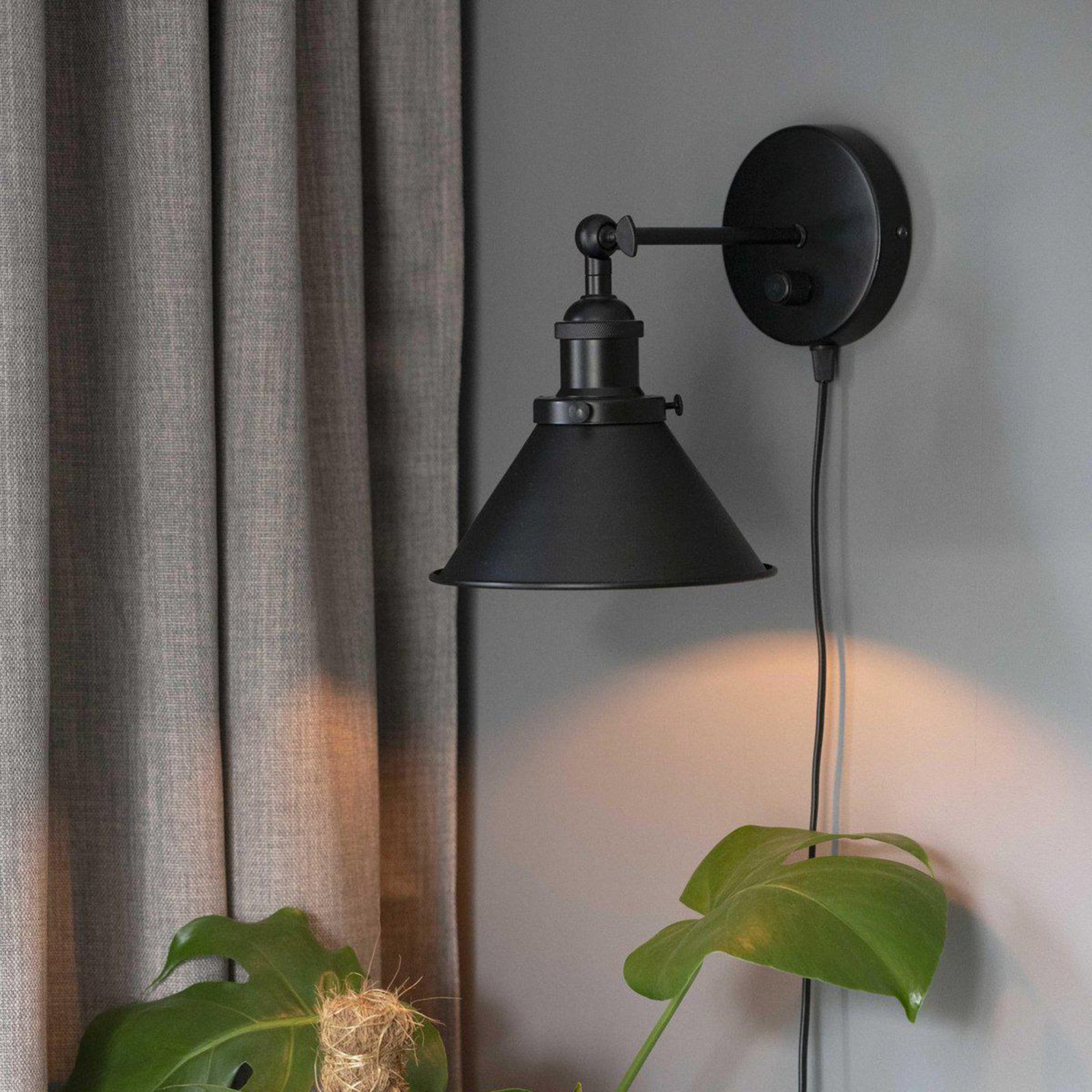 PR Home Wandlampe Anton mit Stecker, 18 cm, Dimmer, schwarz