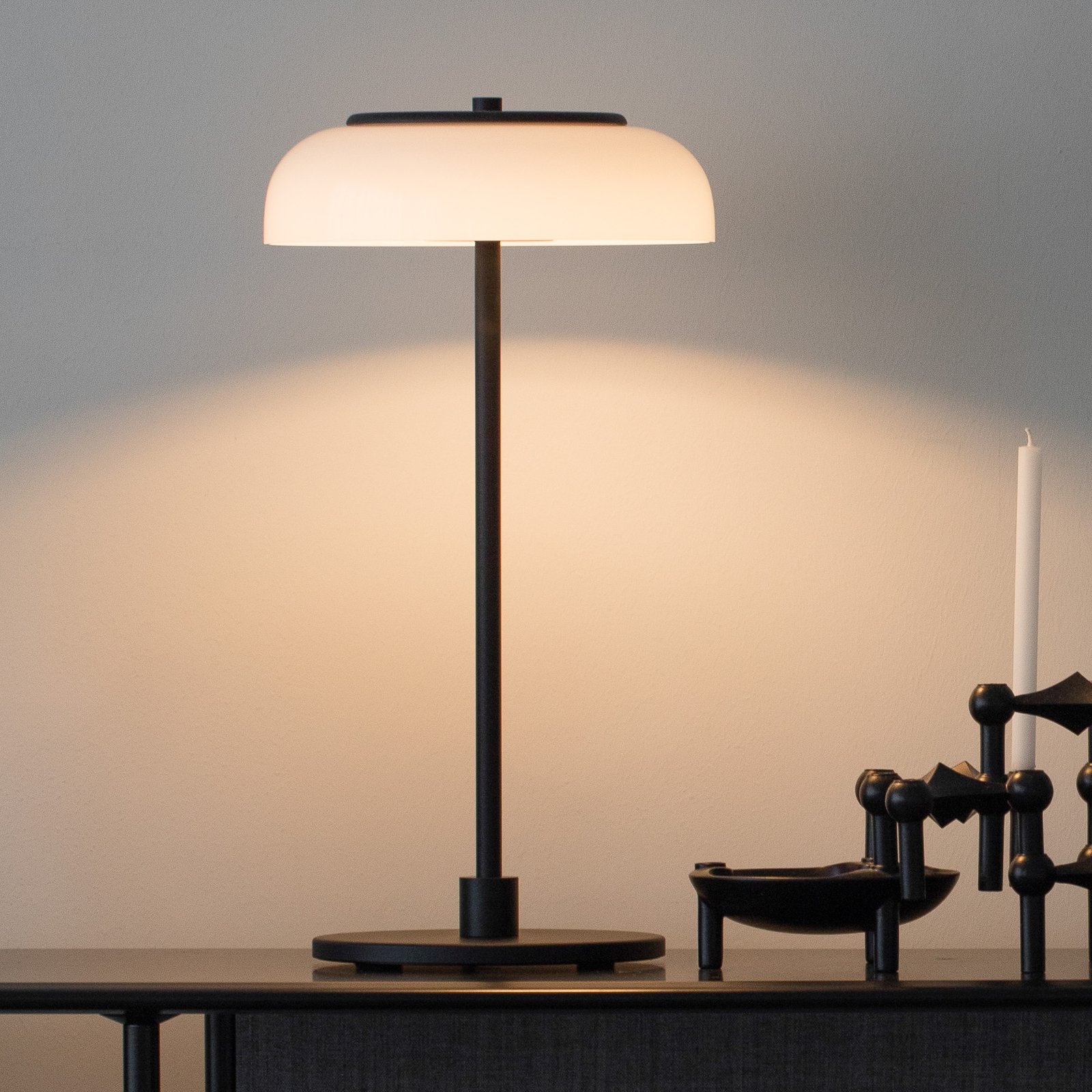 Nuura Blossi Table lámpara mesa LED negro/blanco