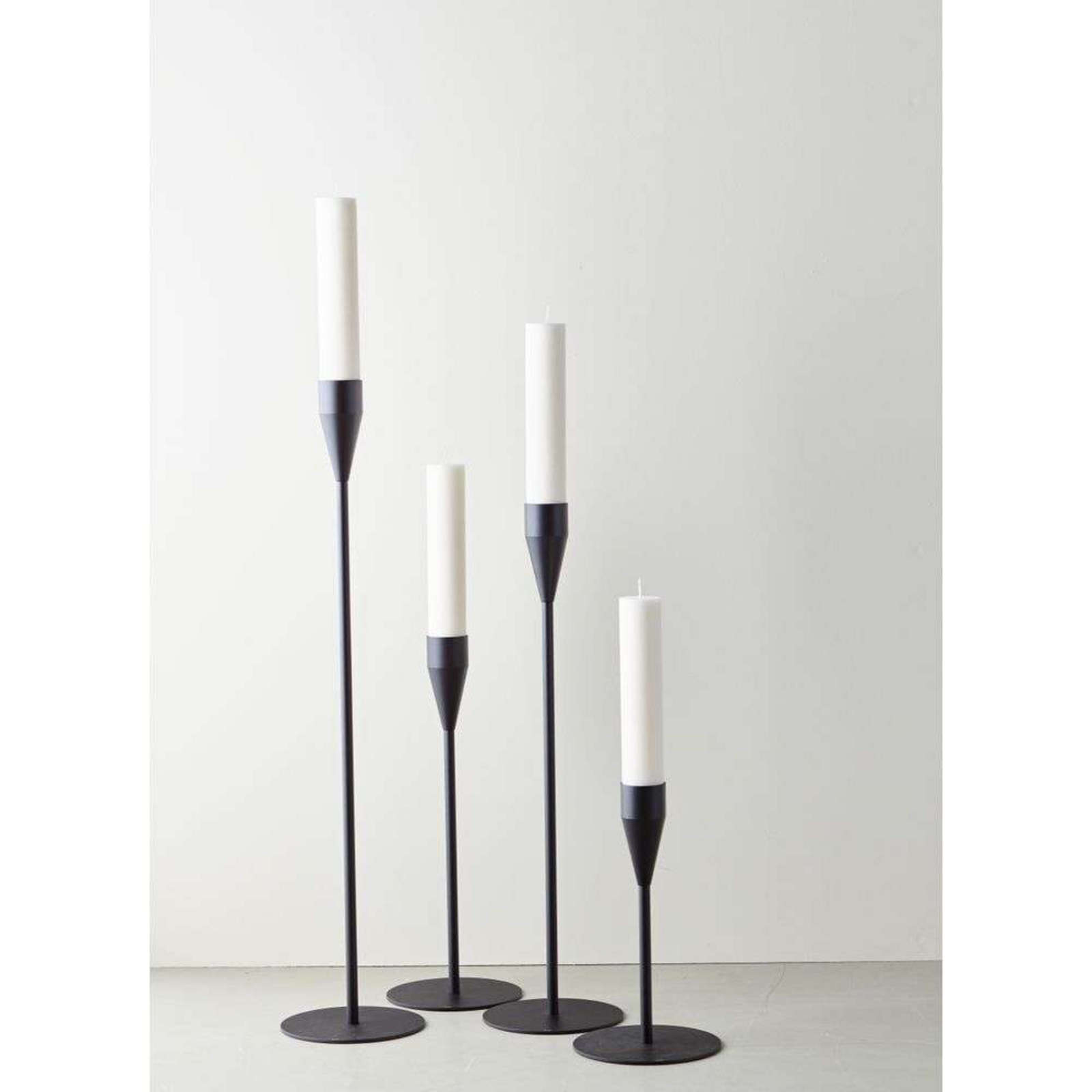 Mars Maxi Candle Holder H32 Black - Piet Hein