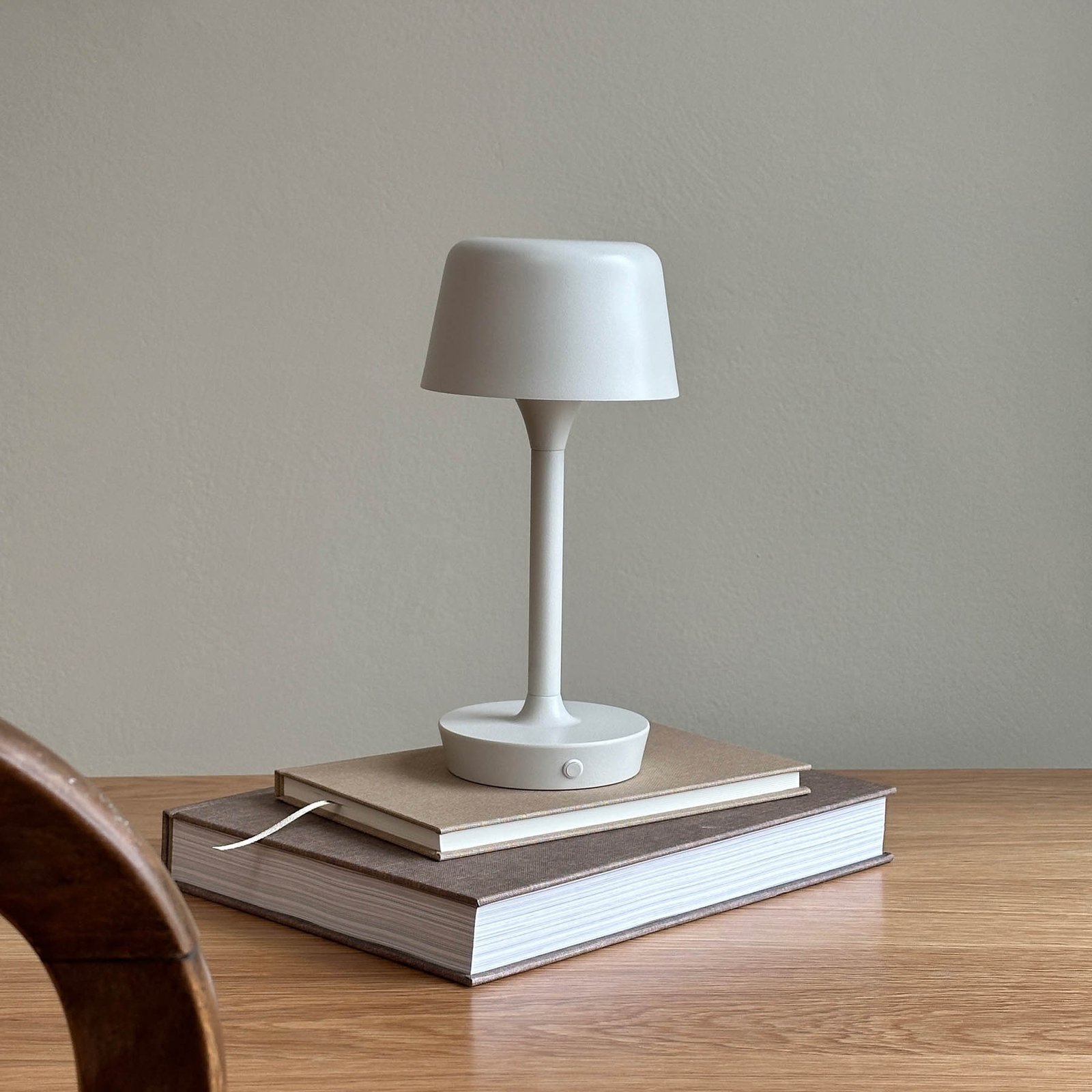 Dyberg Larsen LED table lamp Flow, cream, height 25 cm