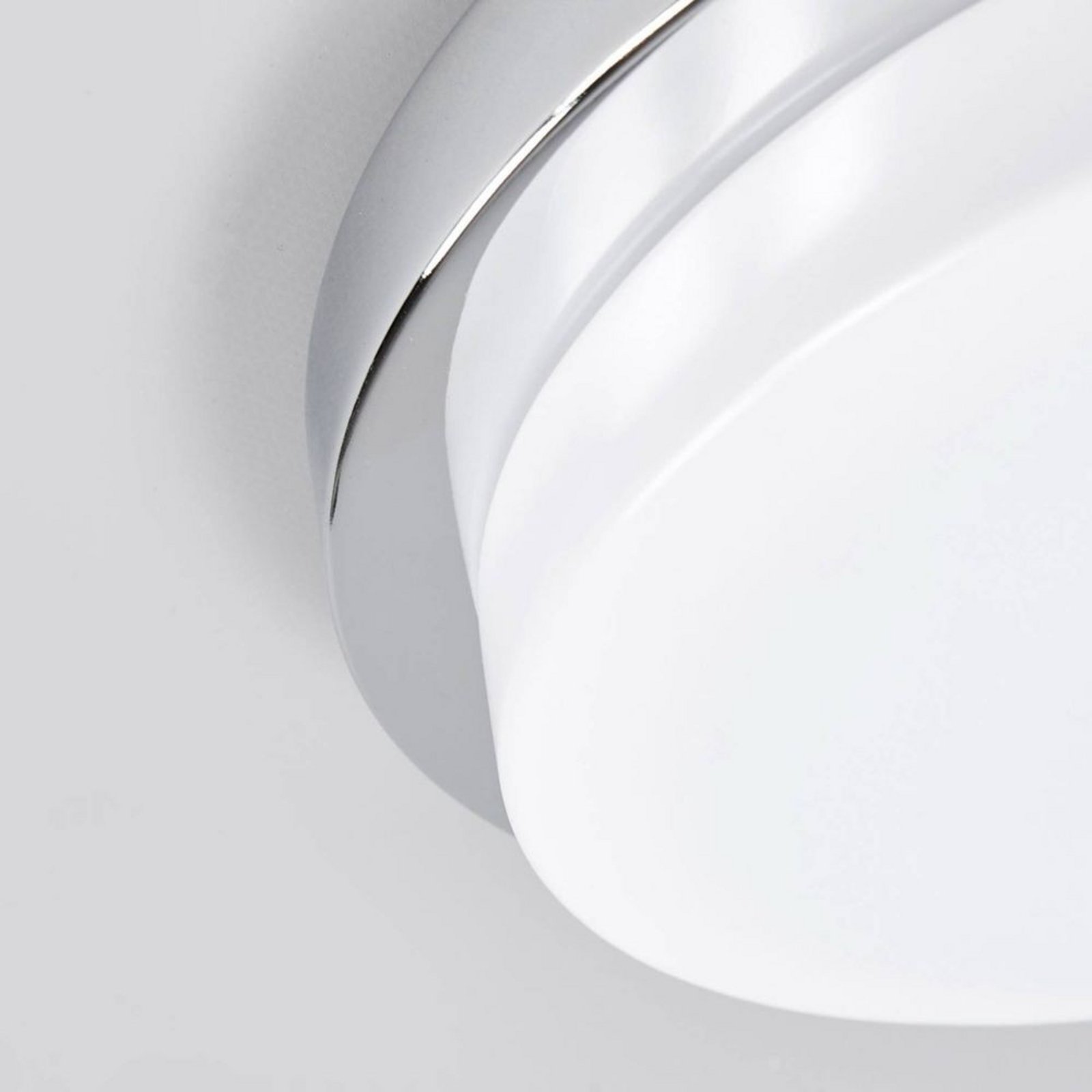 Cordula LED Plafonieră IP44 Chrome/Opal - Lindby