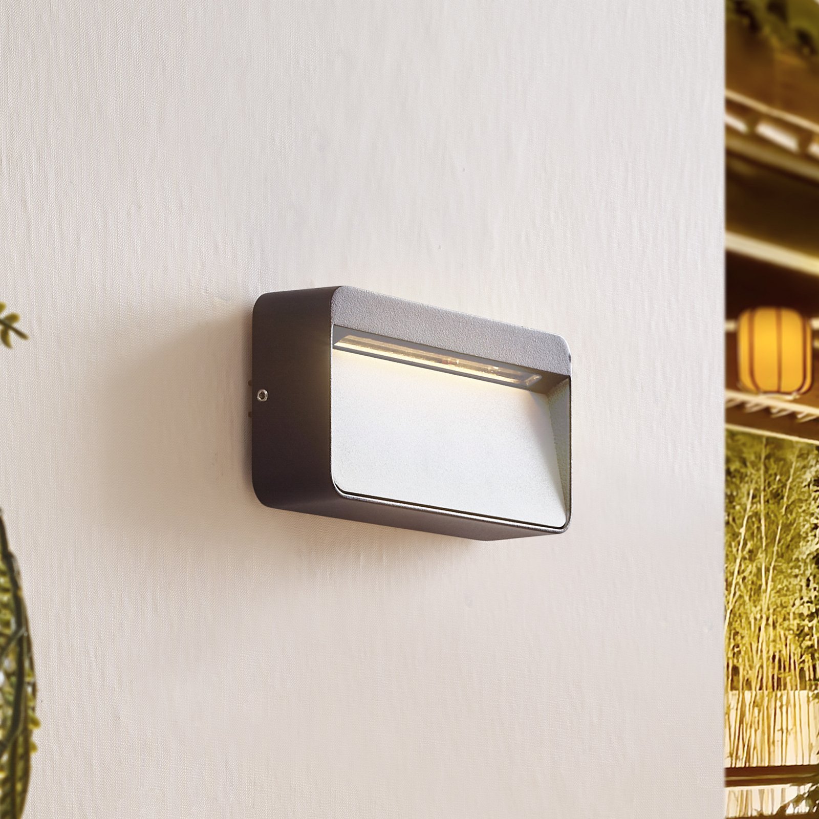 Lucande LED outdoor wall light Tiburia, black, aluminium