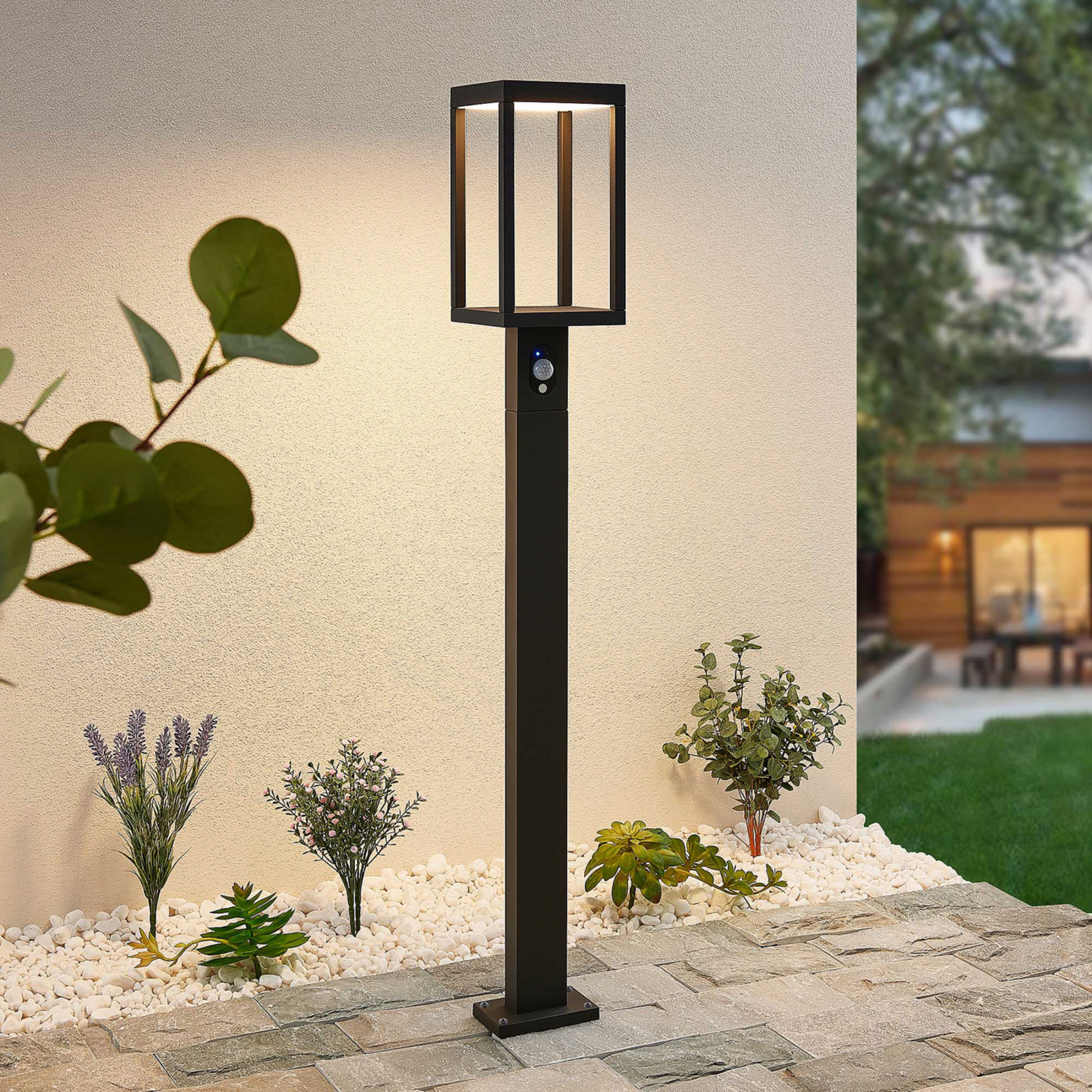 Lucande Qimka LED solar path light with sensor, aluminium, plastic, 3 W, energy efficiency: A+, L: 14 cm, W: 14 cm, H: 100 cm