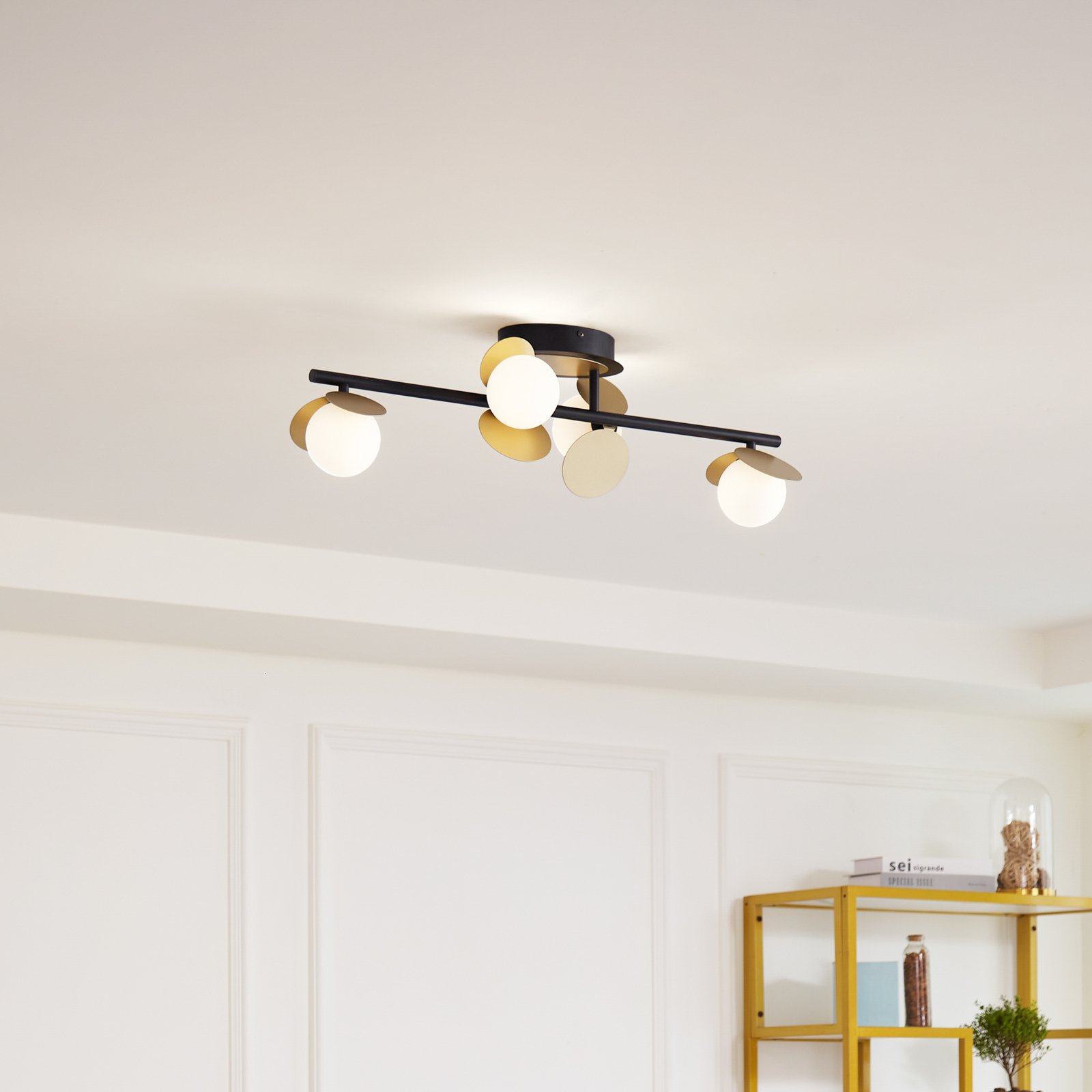 Lucande Candeeiro de teto LED Pallo, 4 lâmpadas, preto/dourado, vidro