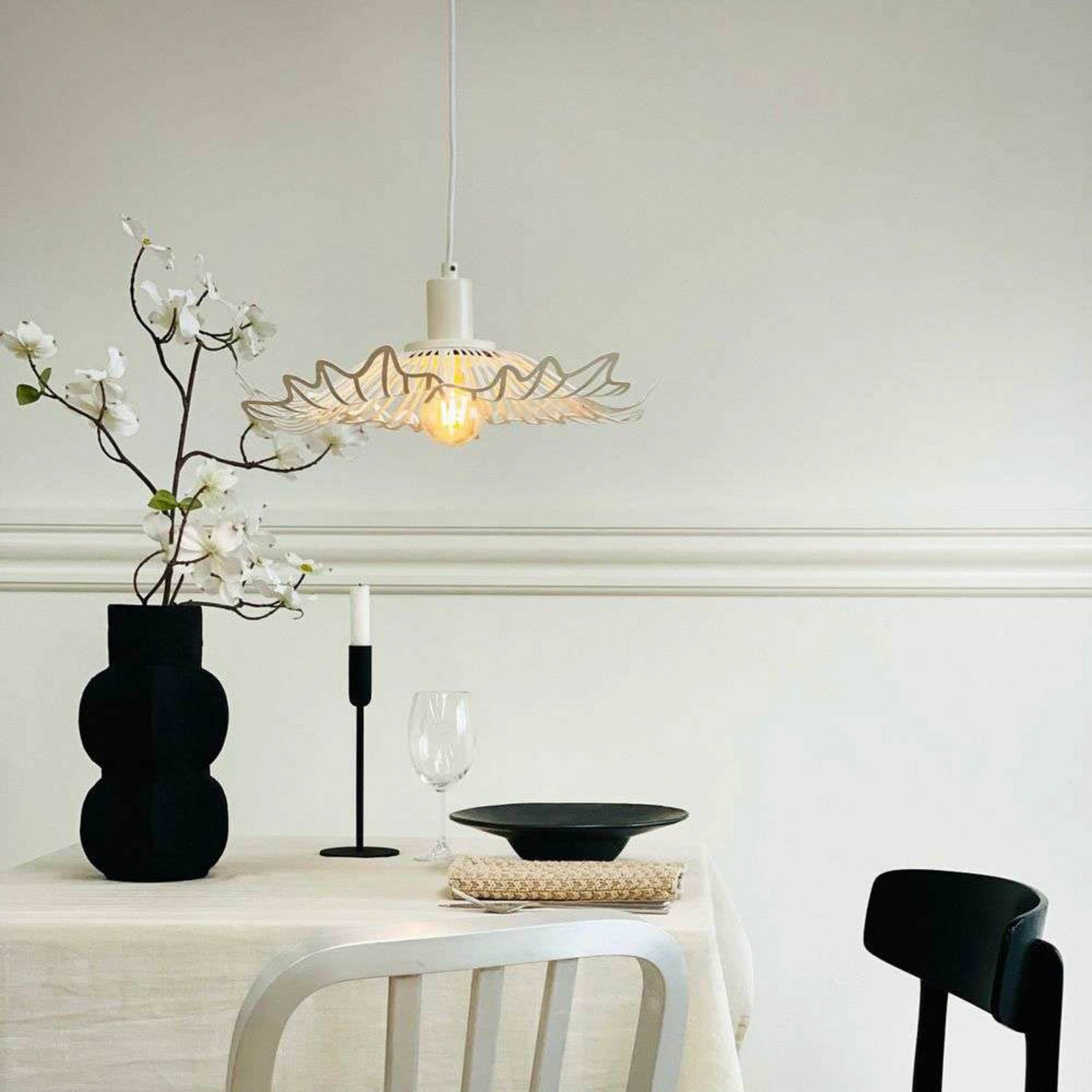 Flora Taklampa Small Pearl White - DybergLarsen