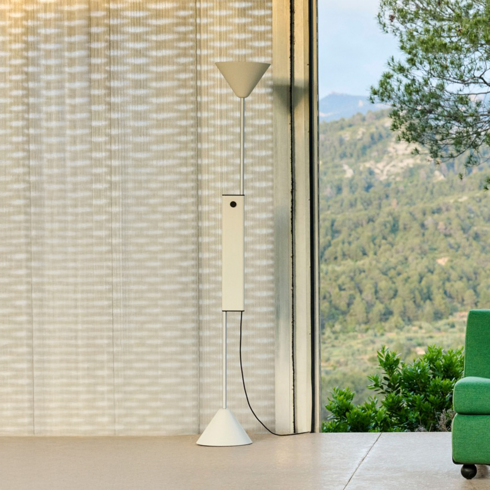 Lampe sur pied Twist, blanc, 200 cm, à intensité variable, hauteur réglable -