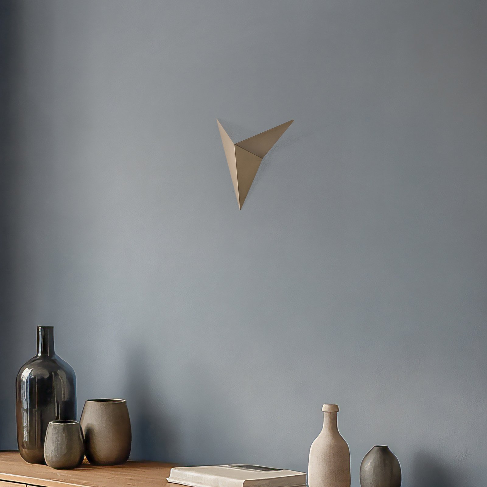 Sienas lampa Kus, zelta, metāls, augstums 34 cm, G9 Sienas lampa Kus, zelta, metāls, augstums 34 cm, G9