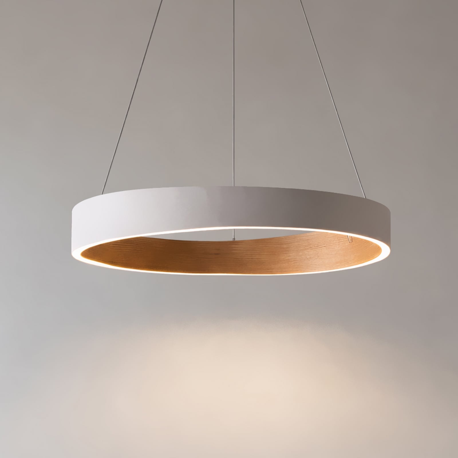 Daelor LED-riippuvalaisin, halkaisija 70 cm, CCT, valkoinen/puu, himmennettävä Daelor LED-riippuvalaisin, halkaisija 70 cm, CCT, valkoinen/puu, himmennettävä