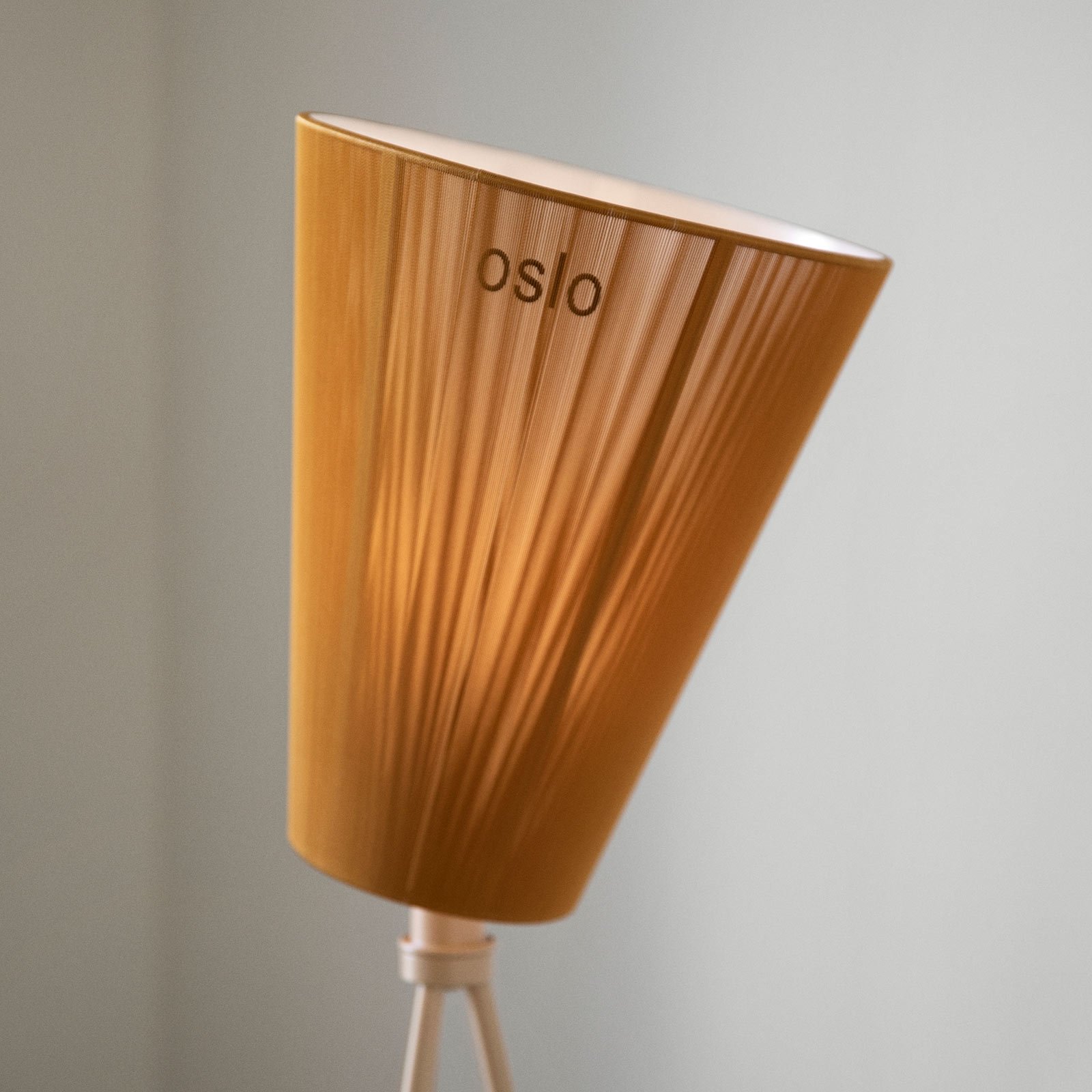 Oslo Wood Stehleuchte Beige/Caramel - Northern