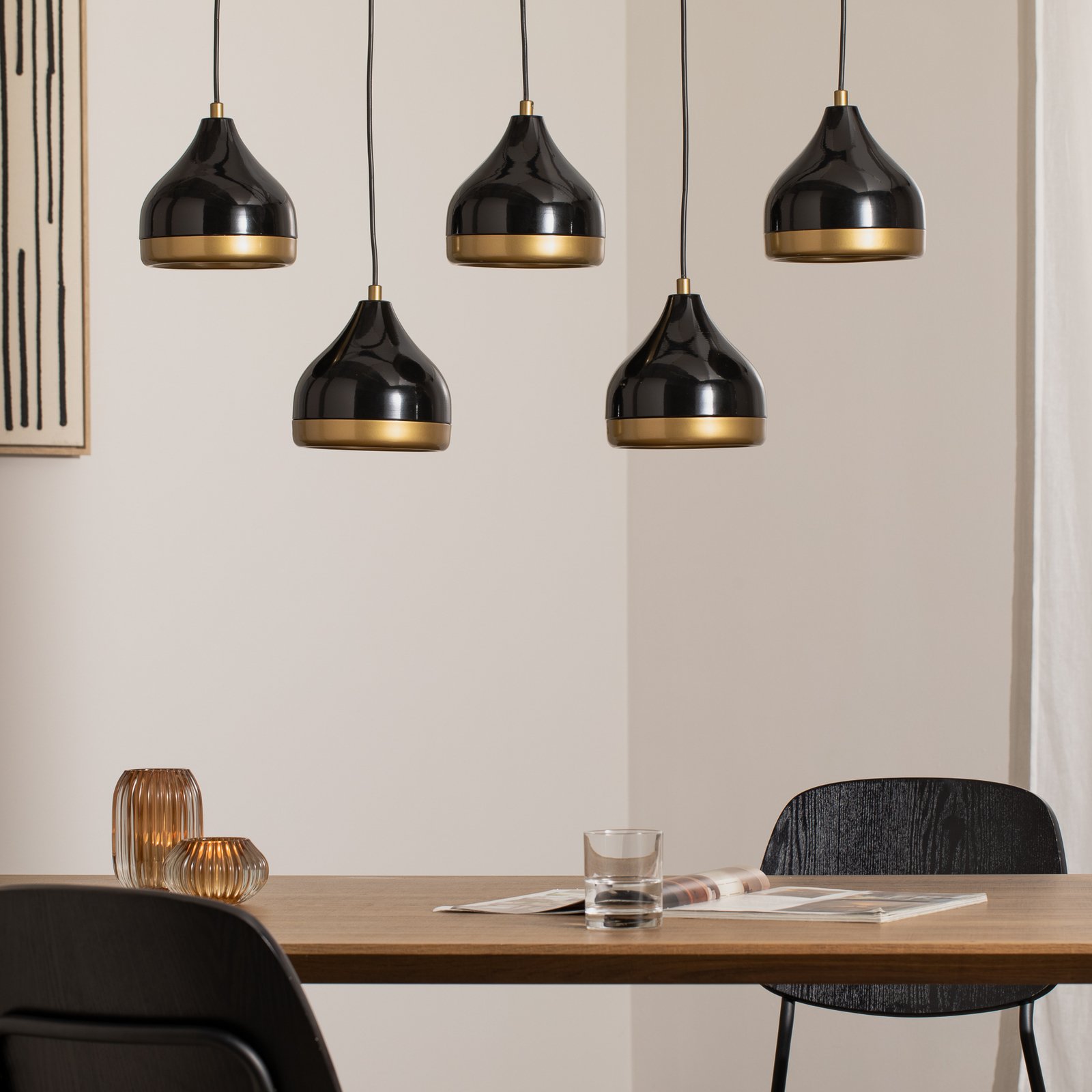 Hänglampa Yildo, svart/guld, 5 lampor. Längd 111 cm