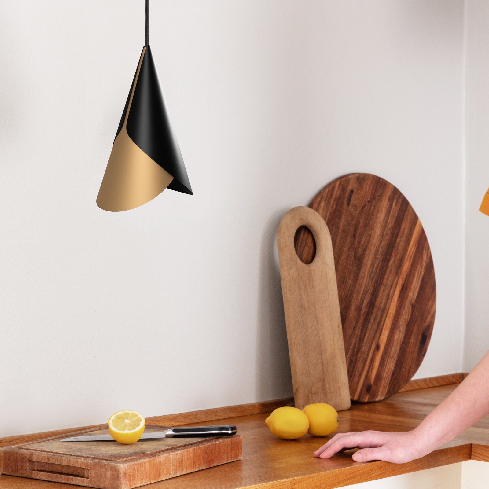 UMAGE Cornet lampă pendul negru/alamă - Camera de zi / sufragerie - Scandinavă - negru alamă - Metal