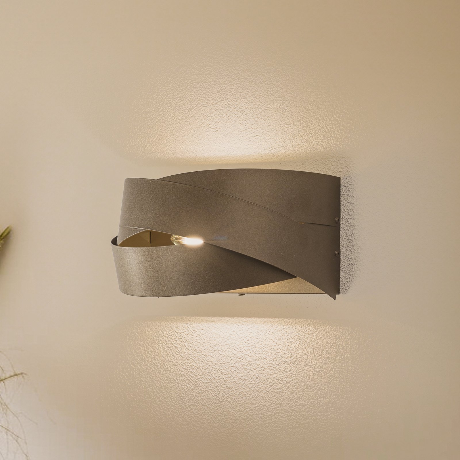 Euluna wall light Tornado, coffee brown