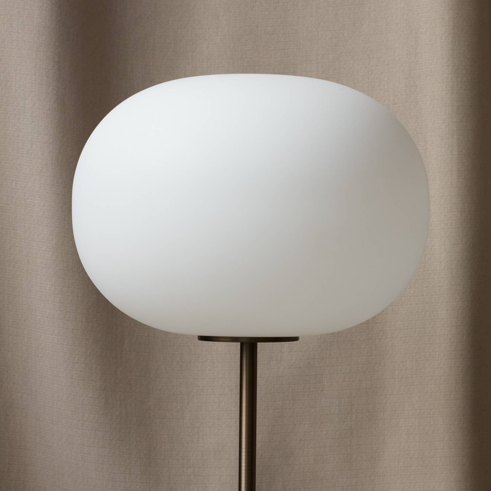 Lampa stojąca Audo JWDA, brązowo-biała, marmur, 130 cm, ściemniana.