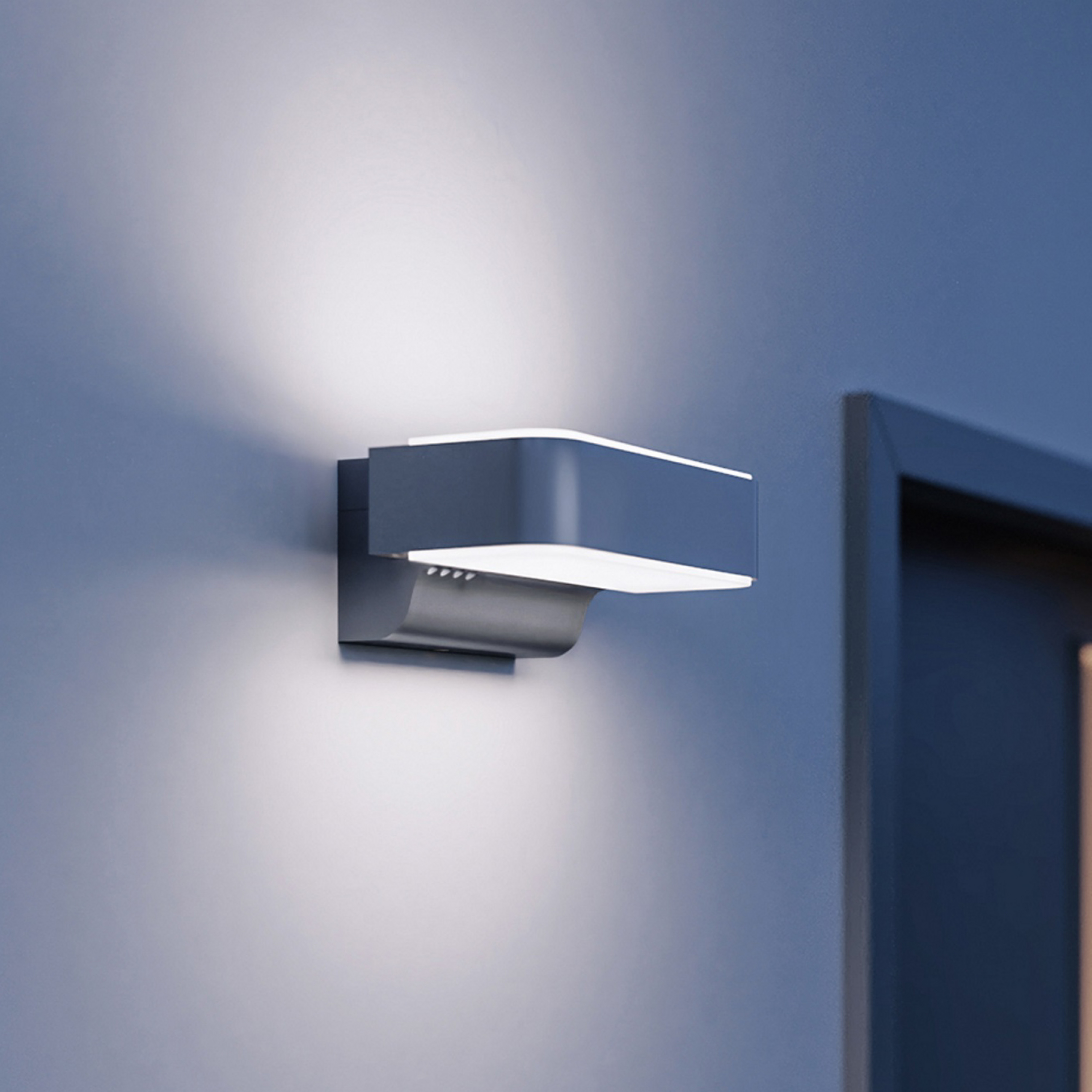 STEINEL LED venkovní nástěnné svítidlo L 810 SC, senzor, stříbrná