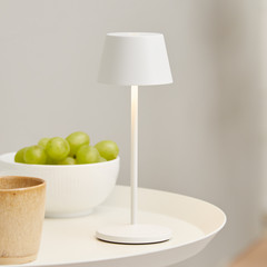 LOOM DESIGN LED ladattava pöytävalaisin Modi Micro, IP65, valkoinen