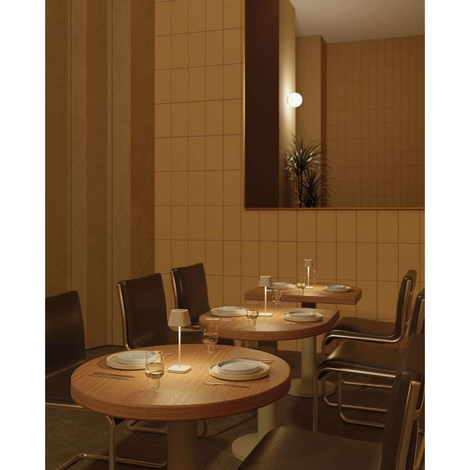 Kodu Mobile LED Bordlampe Silk Gray Blomus - Stue - Aluminium