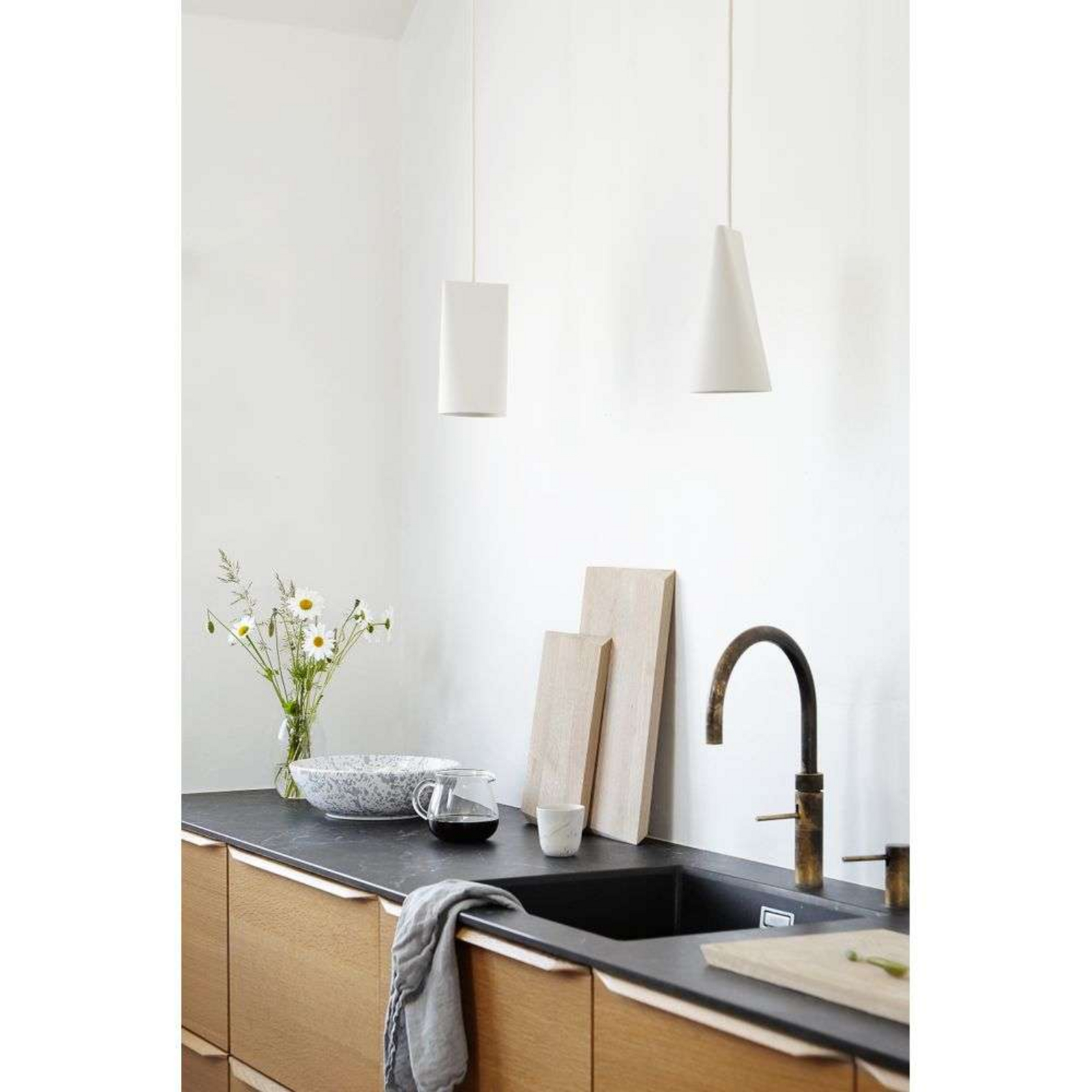 Ceramic Narrow Taklampa White - Moebe