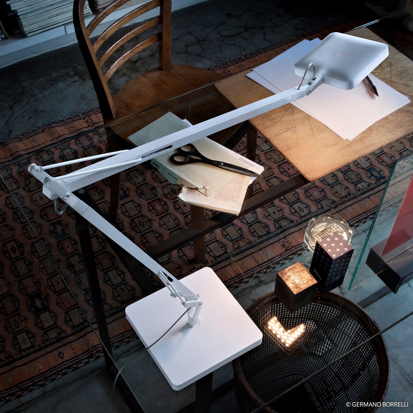 FLOS Kelvin lampada LED da tavolo in bianco