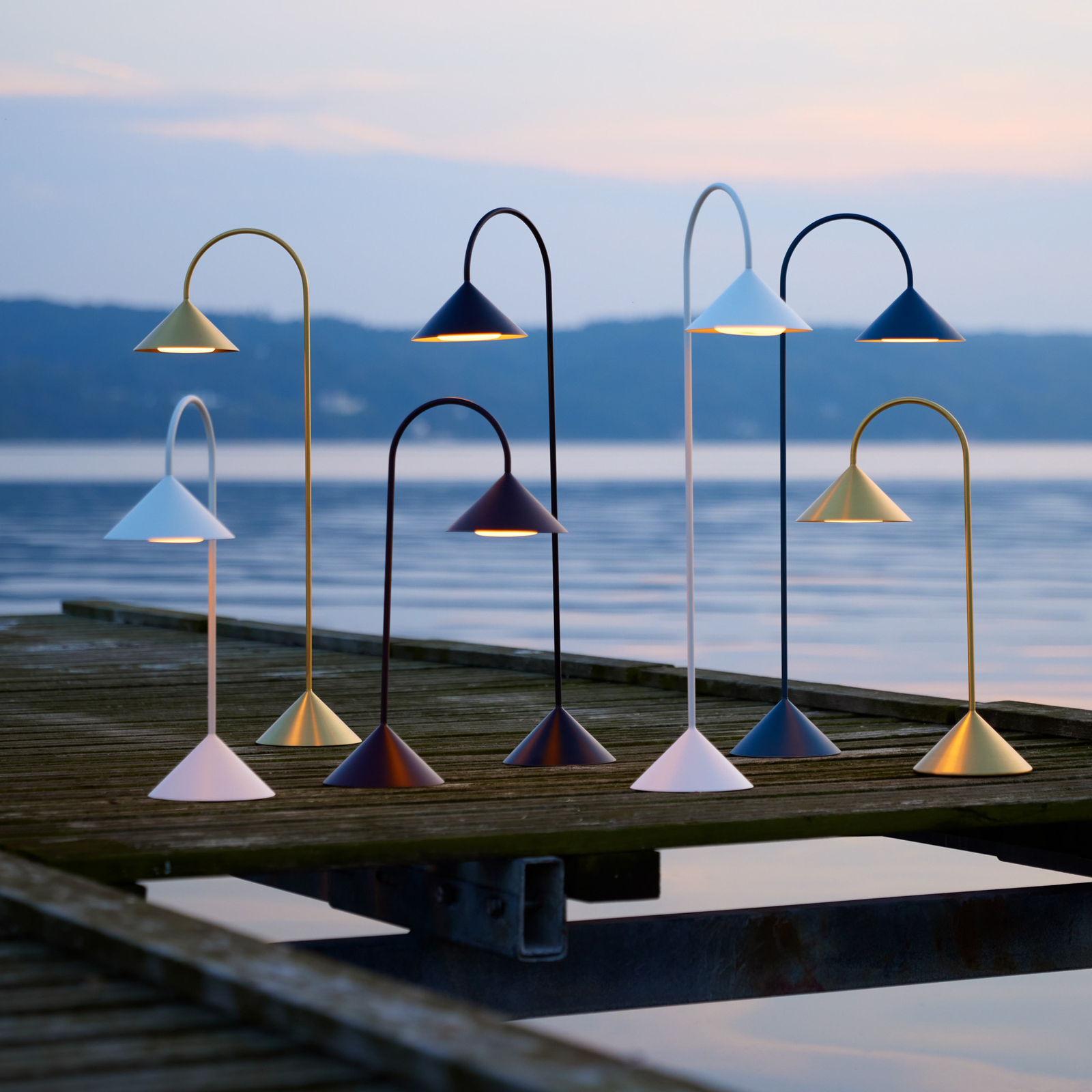 Grasp Portable Stolní Lampa H47 Solid Brass - Frandsen