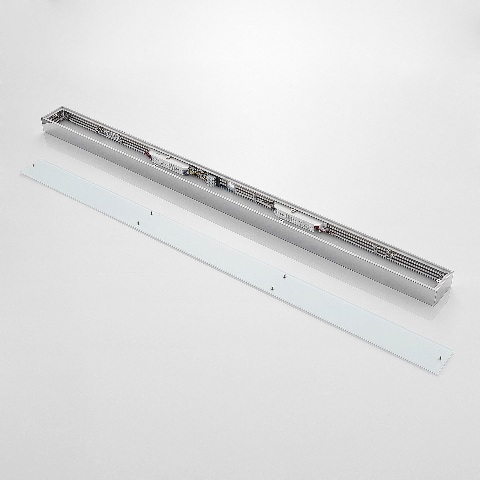 Lindby Layan LED-badrumsvägglampa, krom, 120 cm