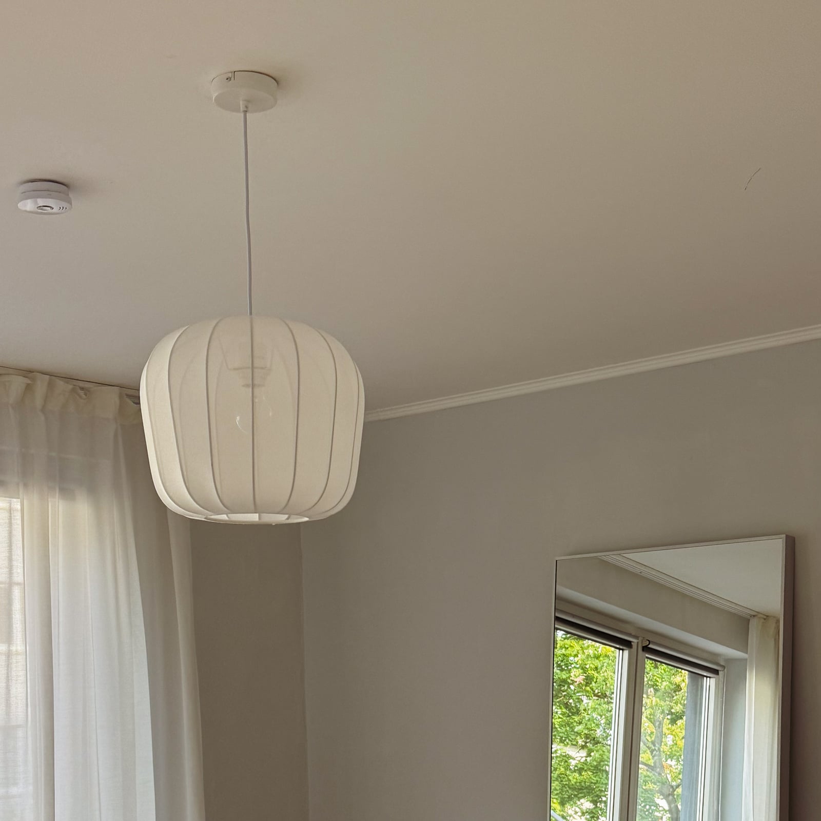 Lindby hengelampe Helin, hvit, Ø 35 cm, stoff