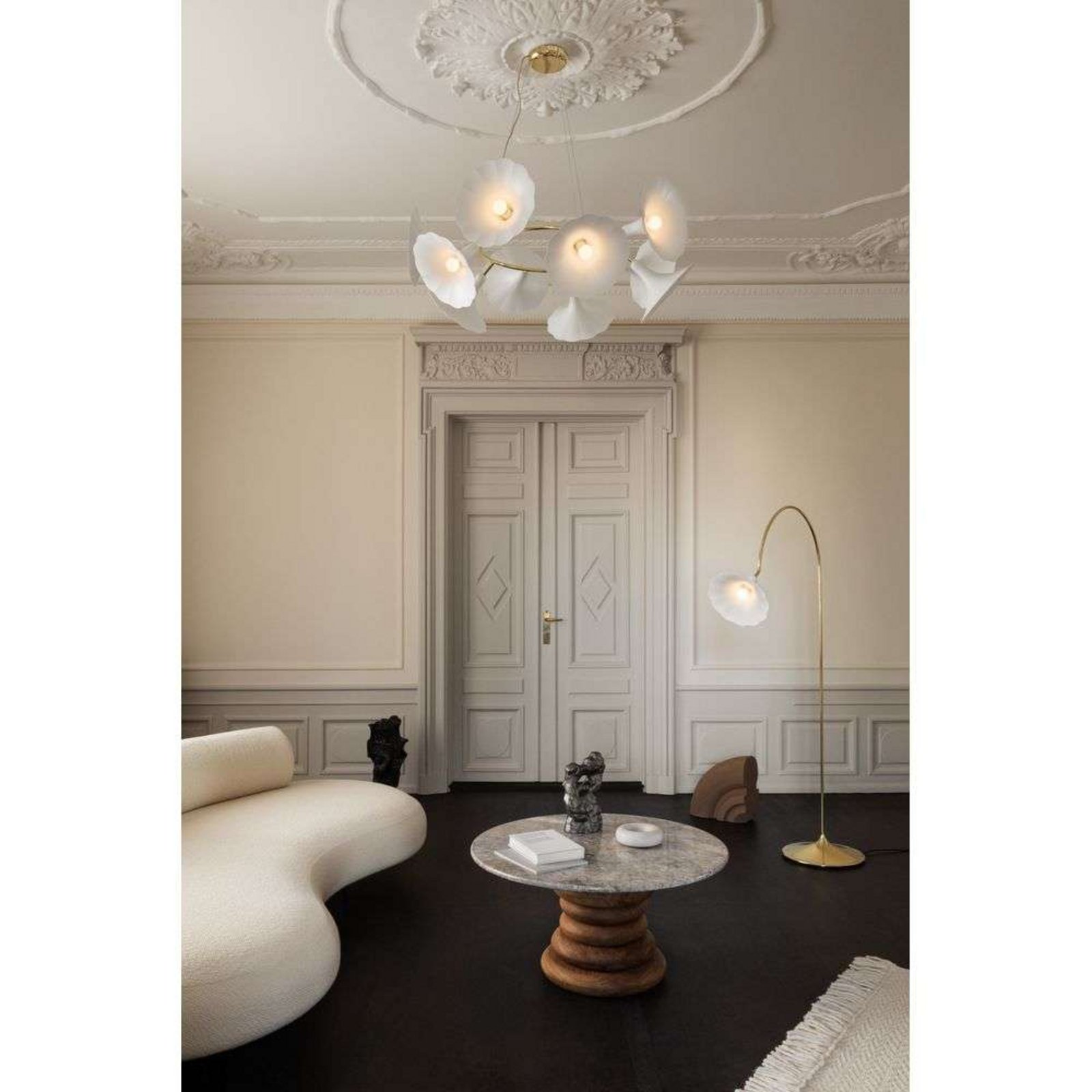 Petalii 10 Chandelier White/Polished Brass - Nuura