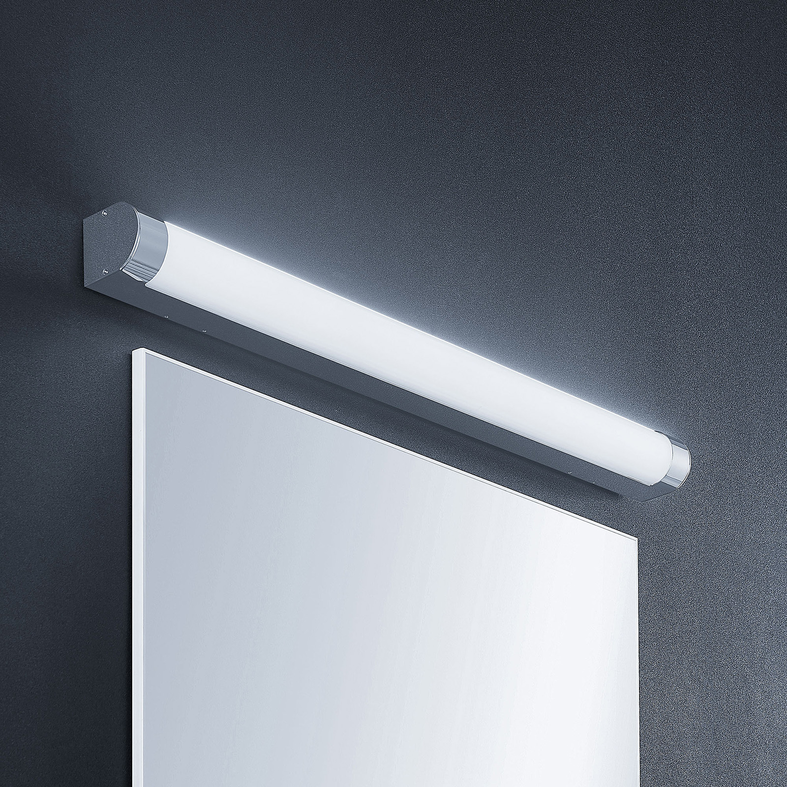 Lindby Nava LED-væglampe til badeværelset, 90 cm