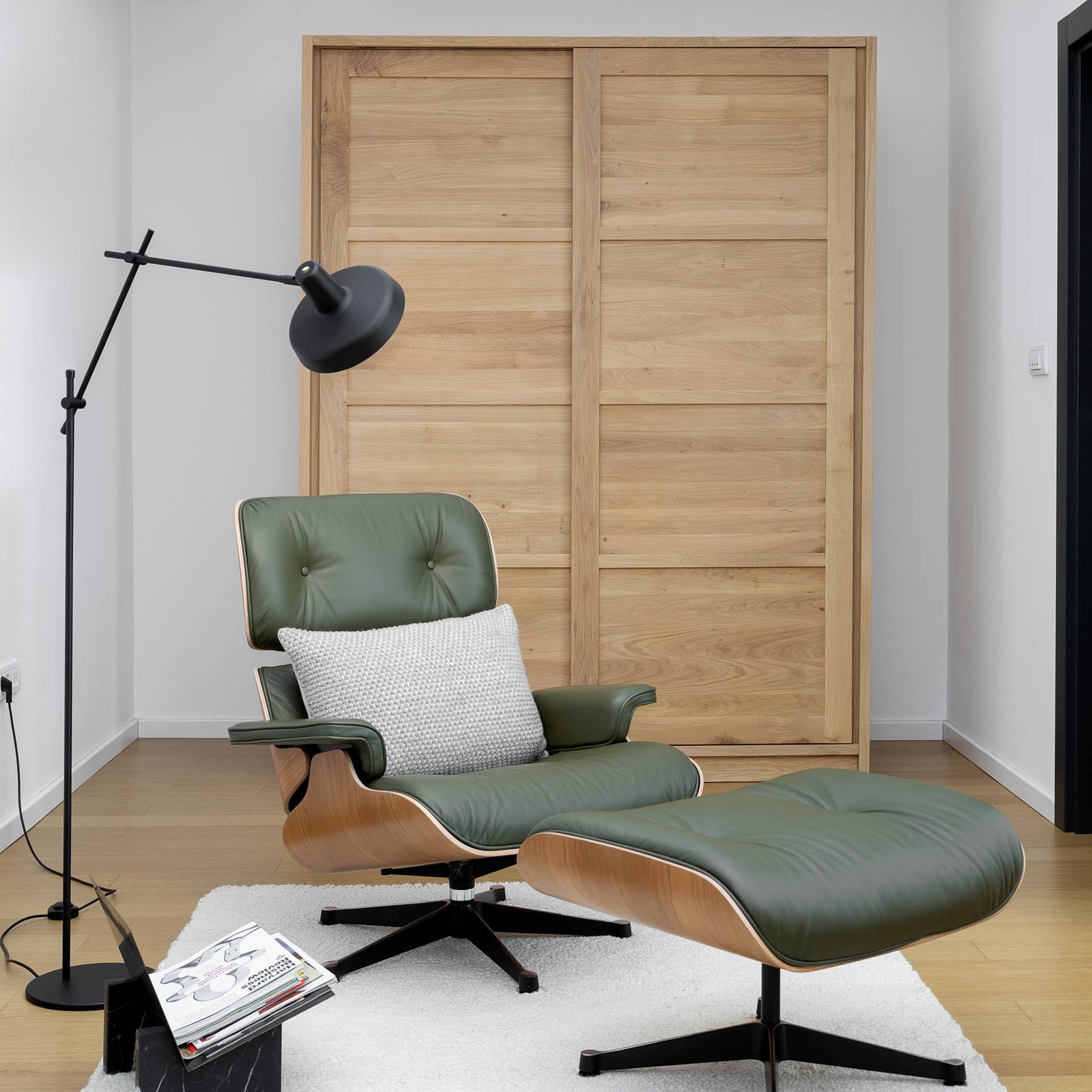 Arigato Gulvlampe Sort - Grupa