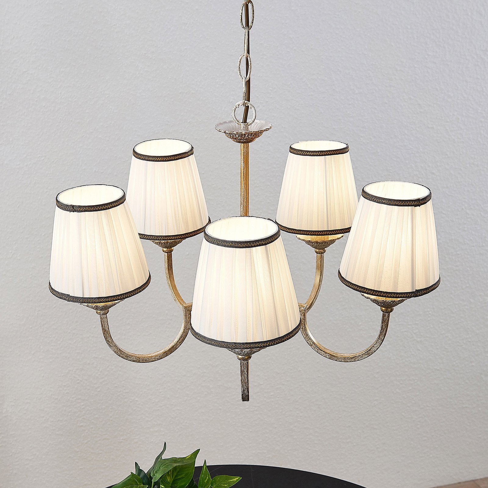 Lumiel 5 Chandelier Cream/Antique Brass - Lindby