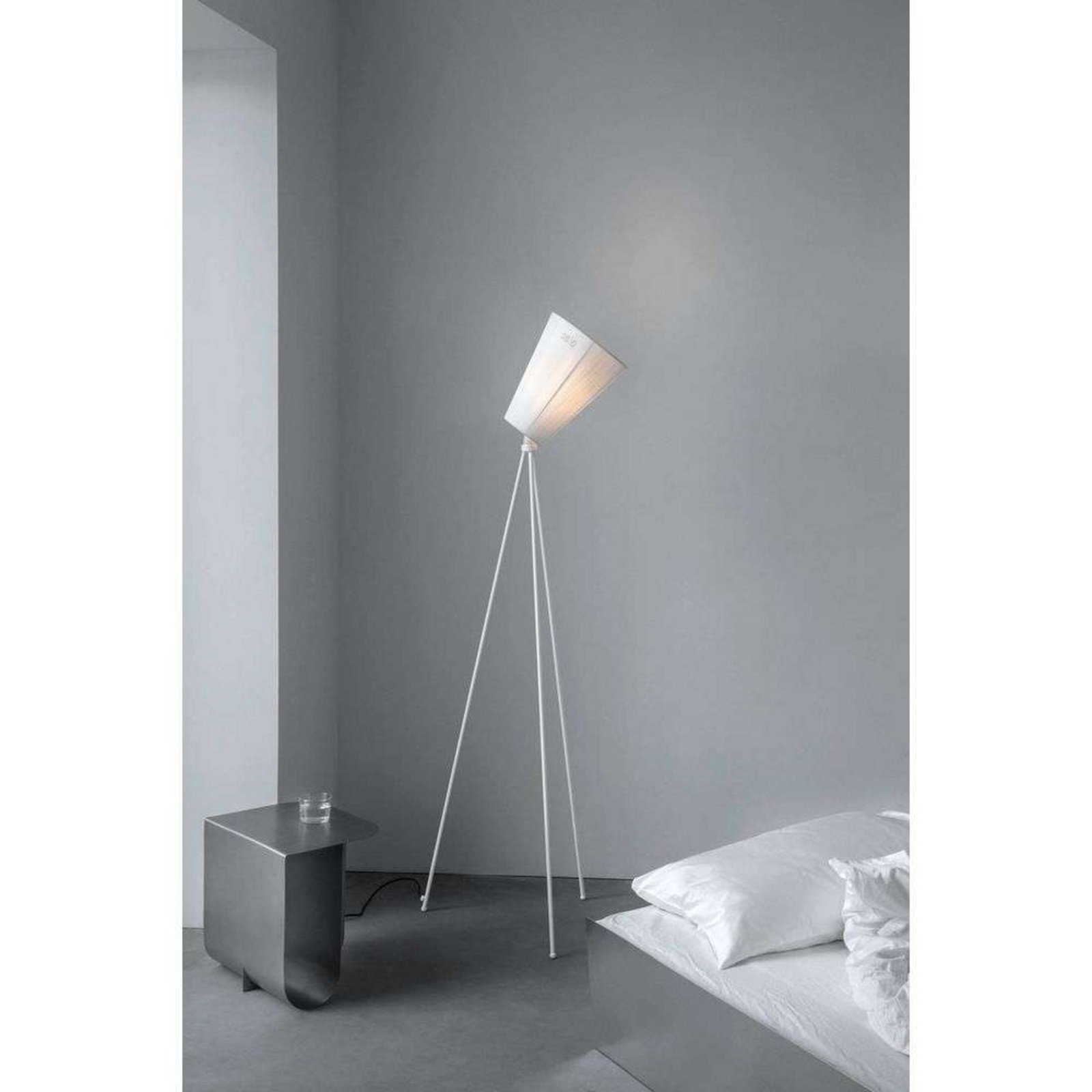 Oslo Wood Floor Lamp Beige/Caramel - Northern