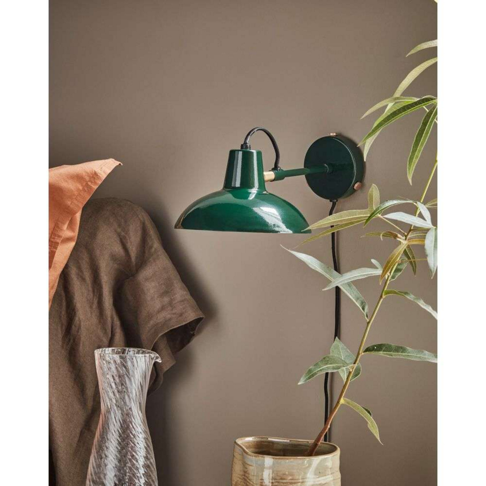 Alternativ bild 1 för House Doctor - Desk Vägglampa Grön