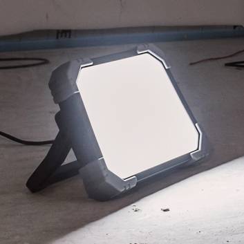 LED-arbetslampa Dinora 8060 med uttag, 8 300 lm