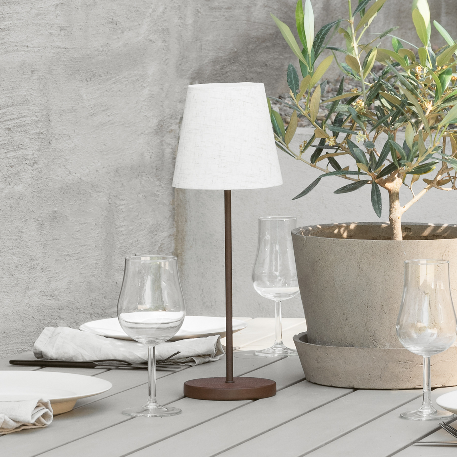 Tyra LED Portable Tischleuchte Dim. Coffee - Watt & Veke Tyra LED Portable Tischleuchte Dim. Coffee - Watt & Veke