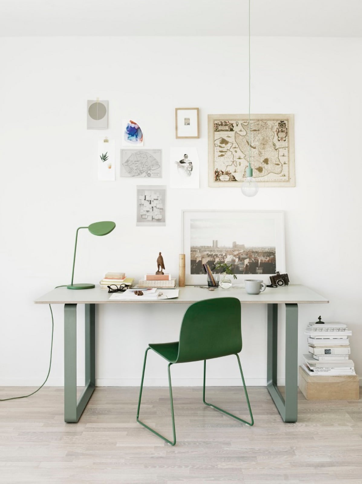 Leaf Bordslampa White Muuto - Arbetsrum / hemkontor - Aluminium | Produkter - Bordslampor | Lampspecialisterna