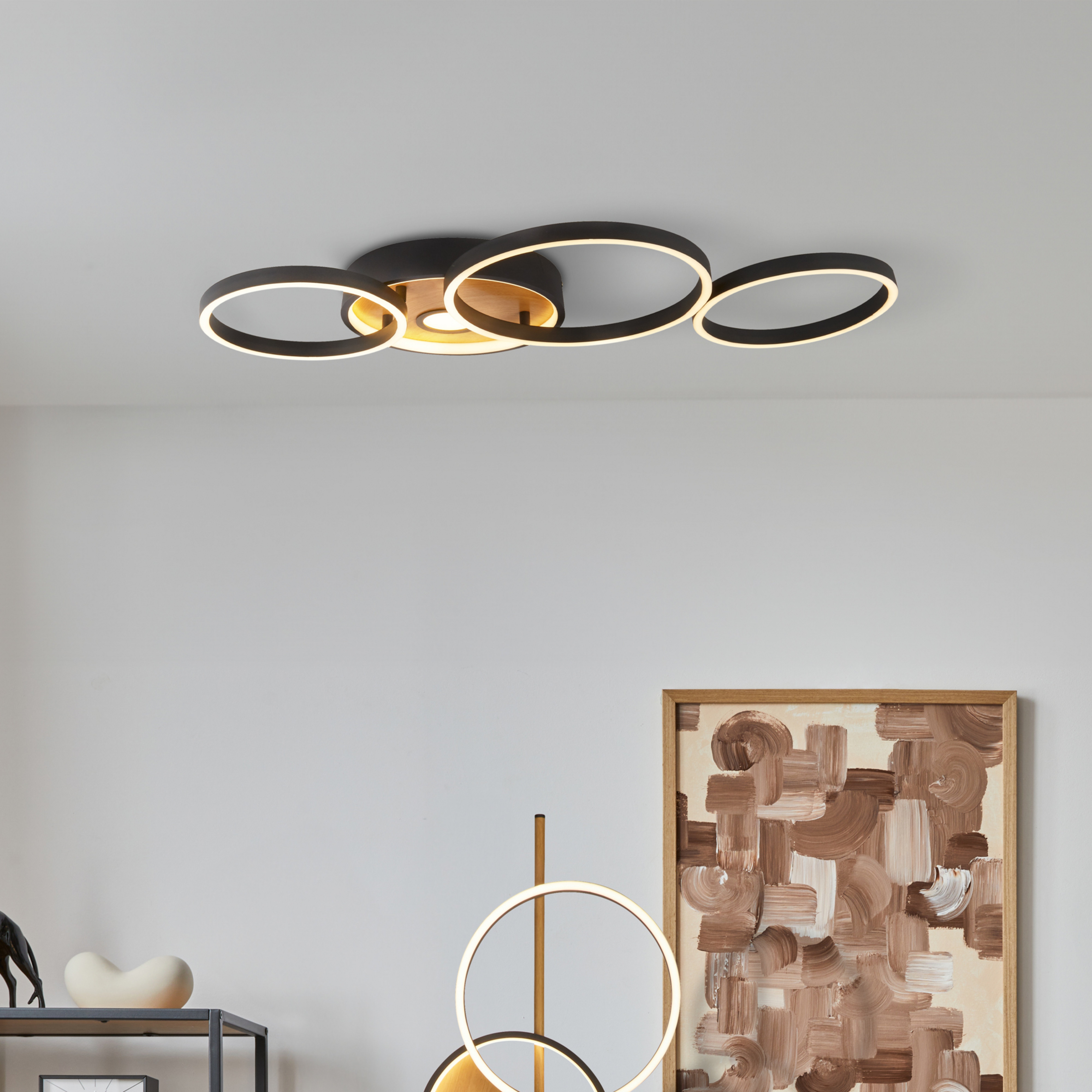 LED mennyezeti lámpa Curio Flush, fa megjelenés