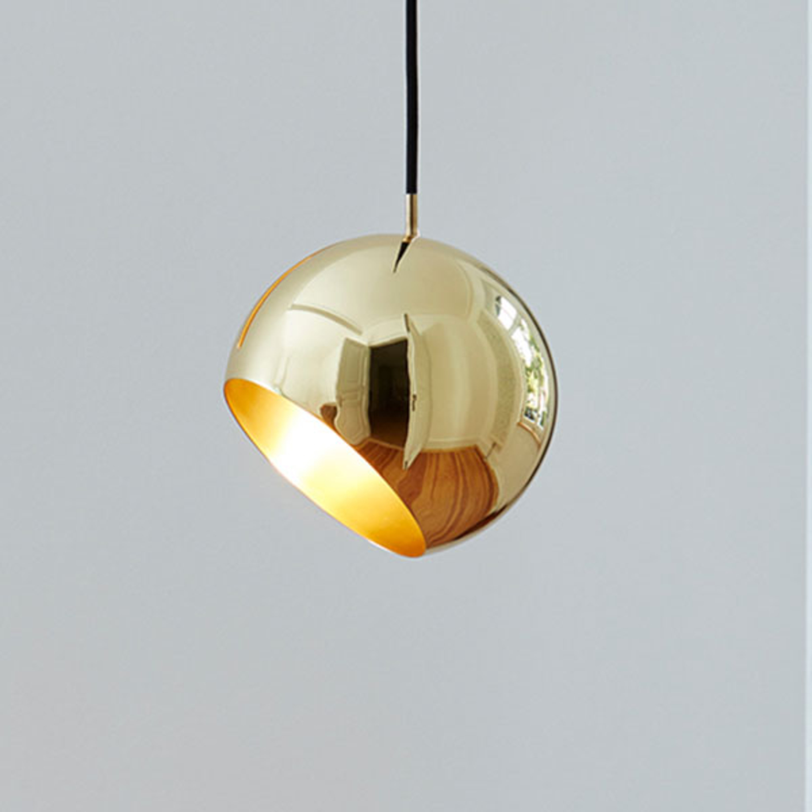 Nyta Tilt Globe Brass lámpara colgante cable 3m