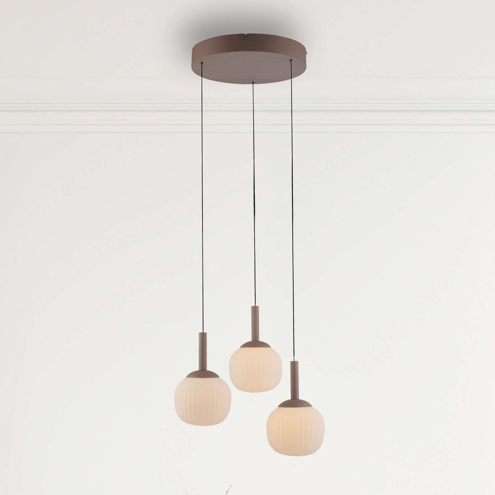 JUST LIGHT. GmbH Lampă suspendată LED Nami 3 becuri rotundă nisip alb sticlă fier - Camera de zi / sufragerie