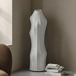 ferm LIVING Stāvlampa Dea, dzelzs, vilna, balta, augstums 140 cm