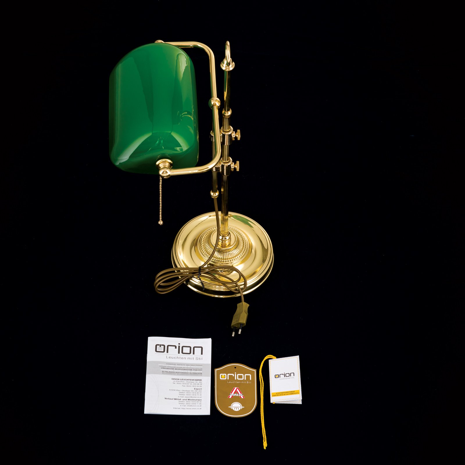 Harvard banker’s lamp, pull switch, brass/green