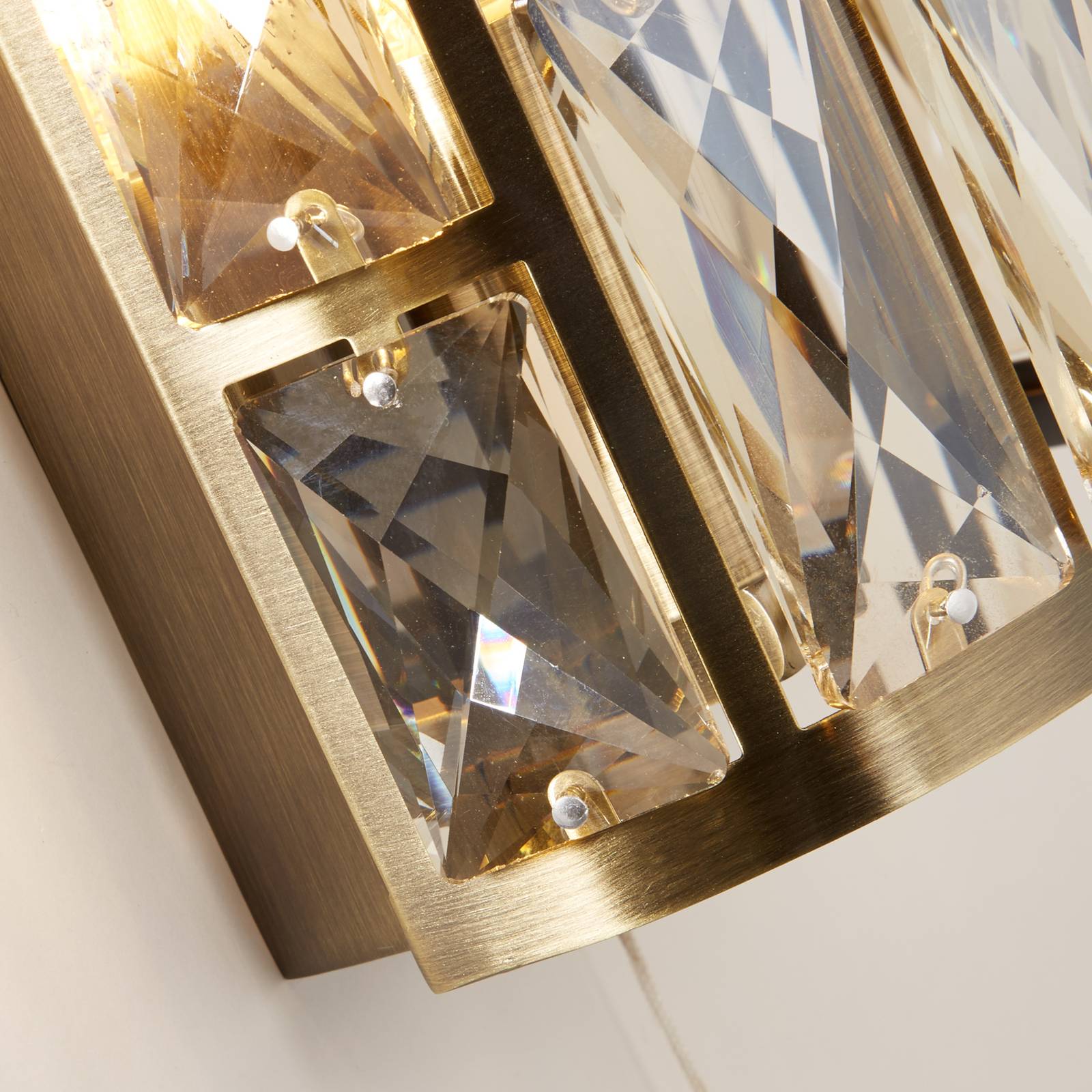 Image of Searchlight Applique Bijou ottone a 2 luci in vetro cristallo con interruttore a cavo