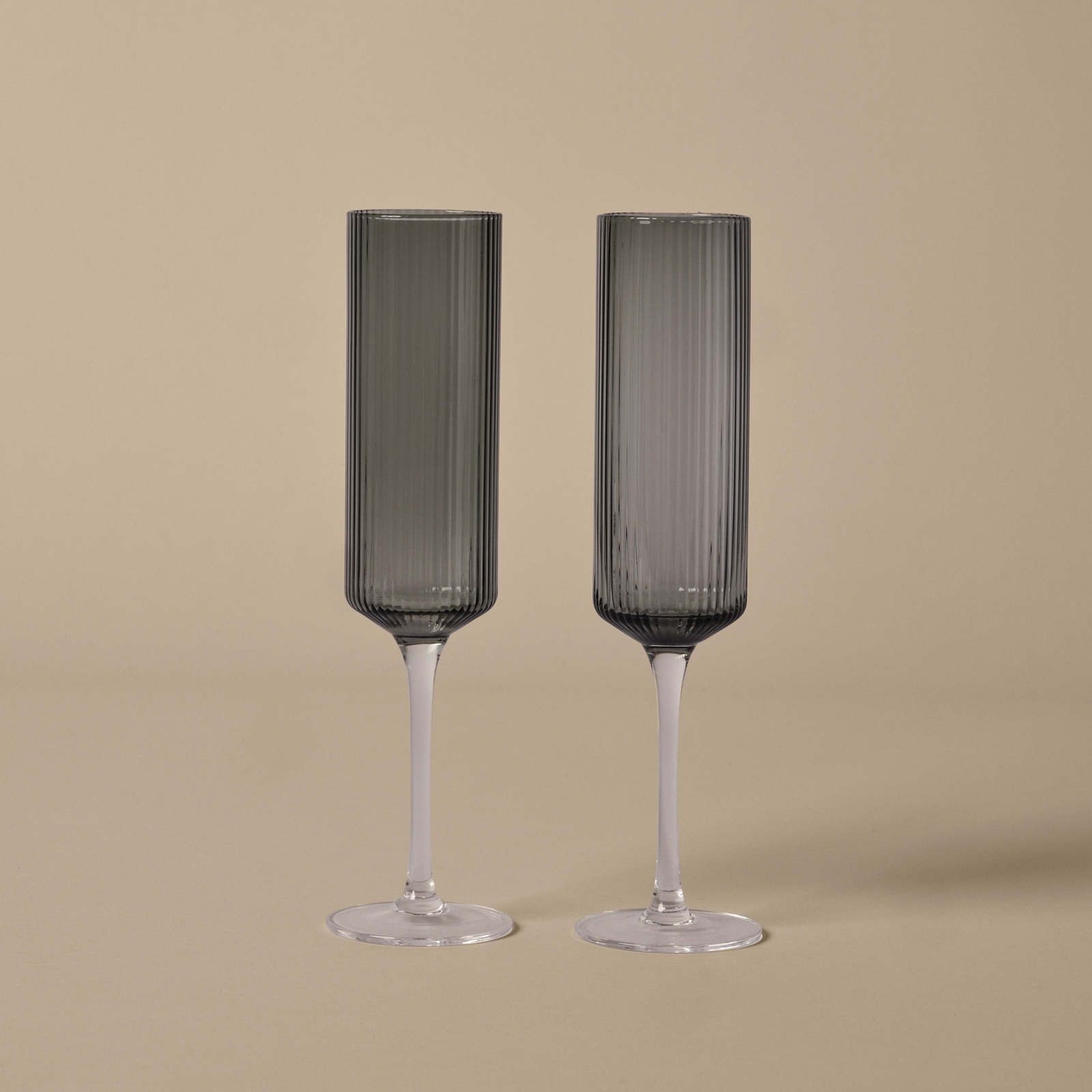 Ripple Champagner-Glas, grau, 2er-Set - ferm LIVING