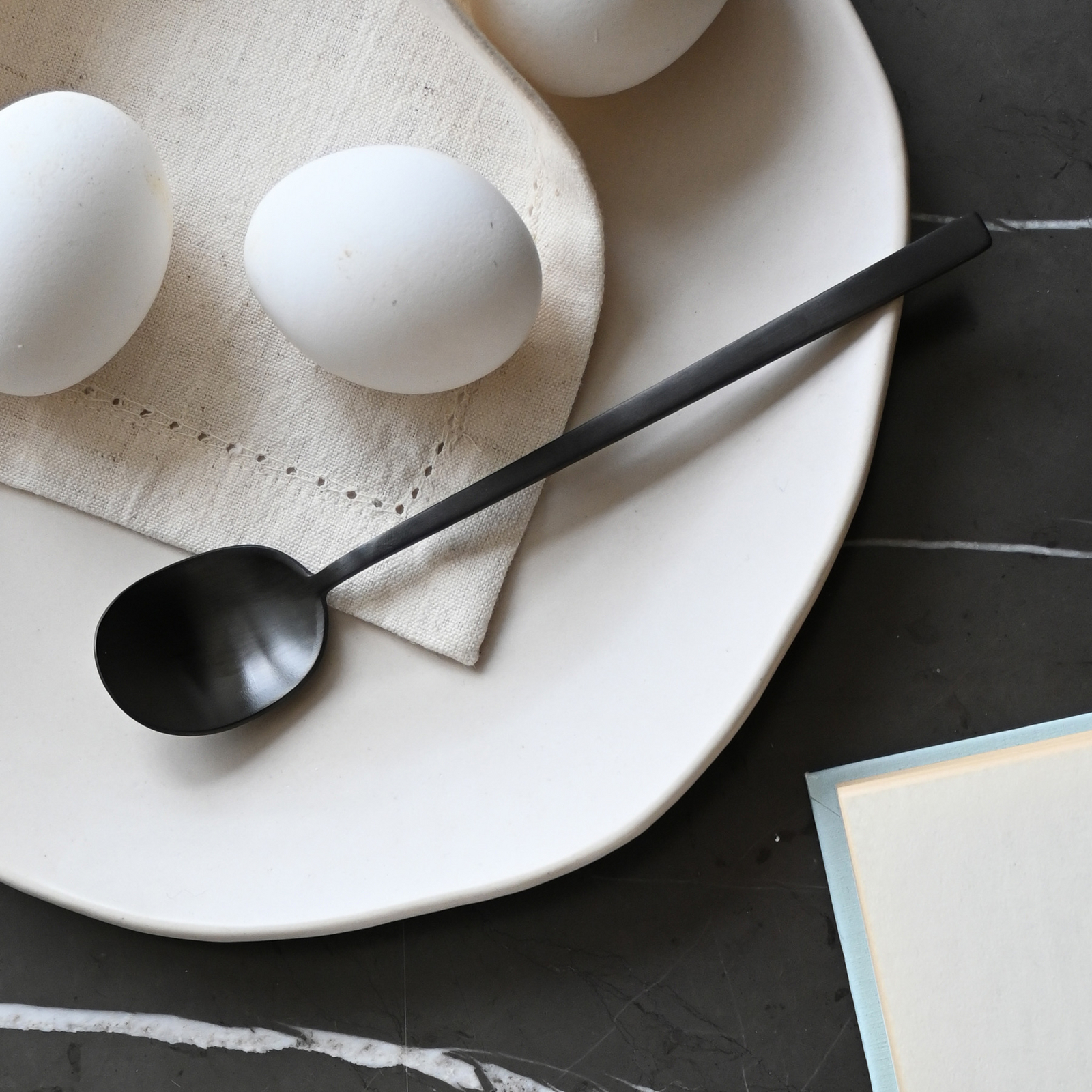 Łyżki Kogei, zestaw 4 sztuk, czarne, wysokość 20 cm – 101 Copenhagen