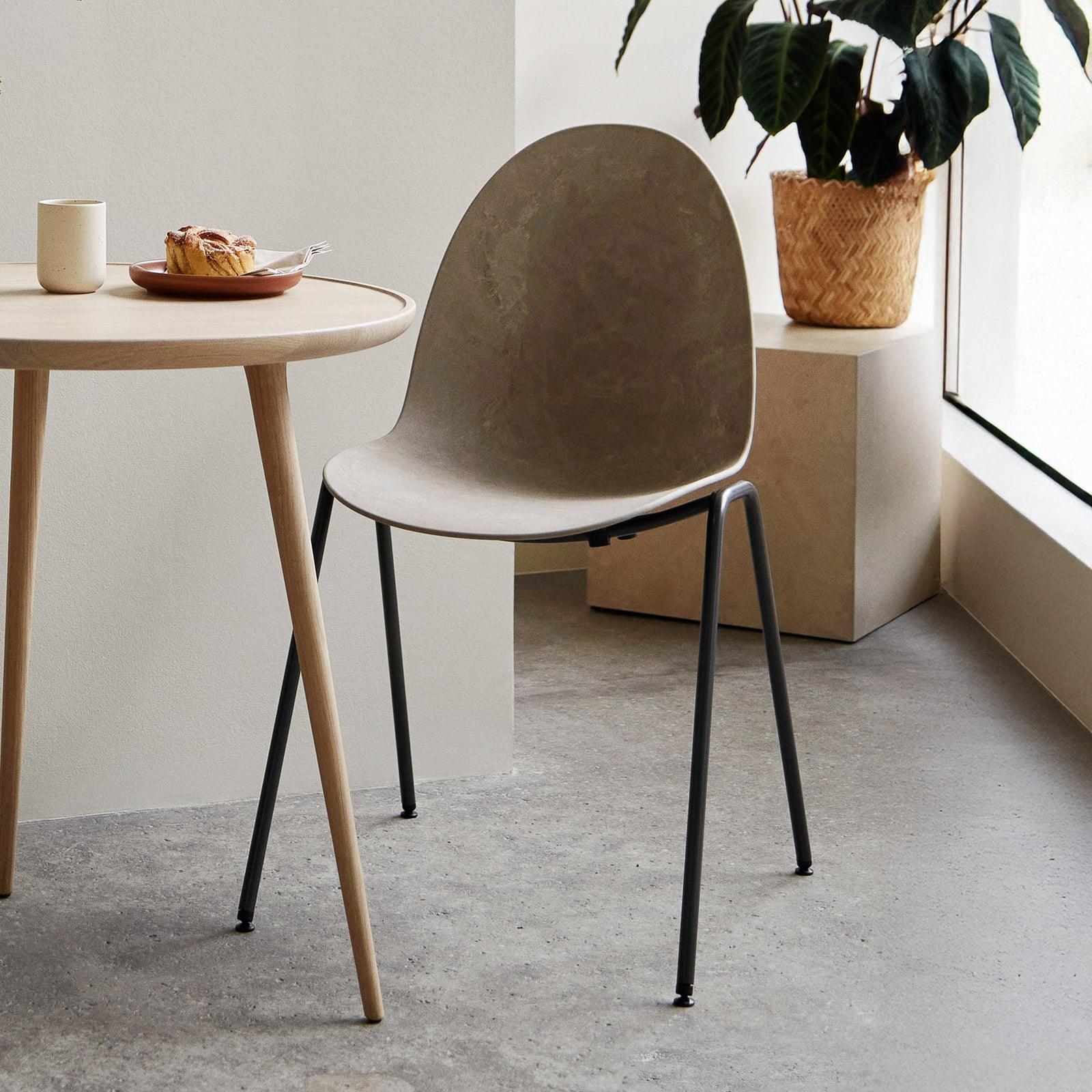 Tabouret de bar Eternity, beige, acier, hauteur 87,5 cm - Mater Tabouret de bar Eternity, beige, acier, hauteur 87,5 cm - Mater