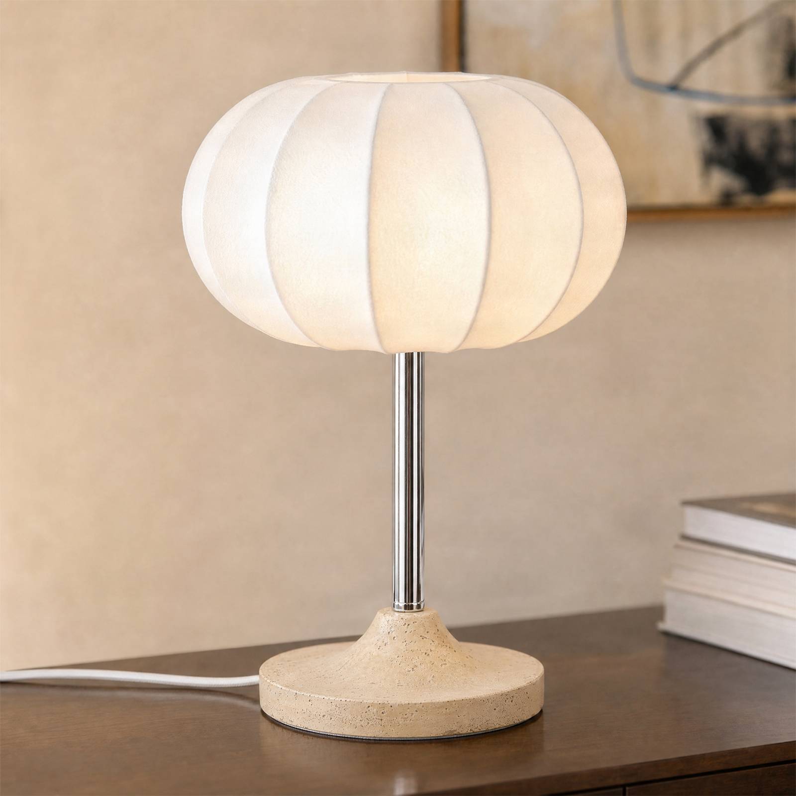 Lampa stołowa Nola Elovie, kolor naturalny/chrom, tkanina/trawertyn, 35 cm