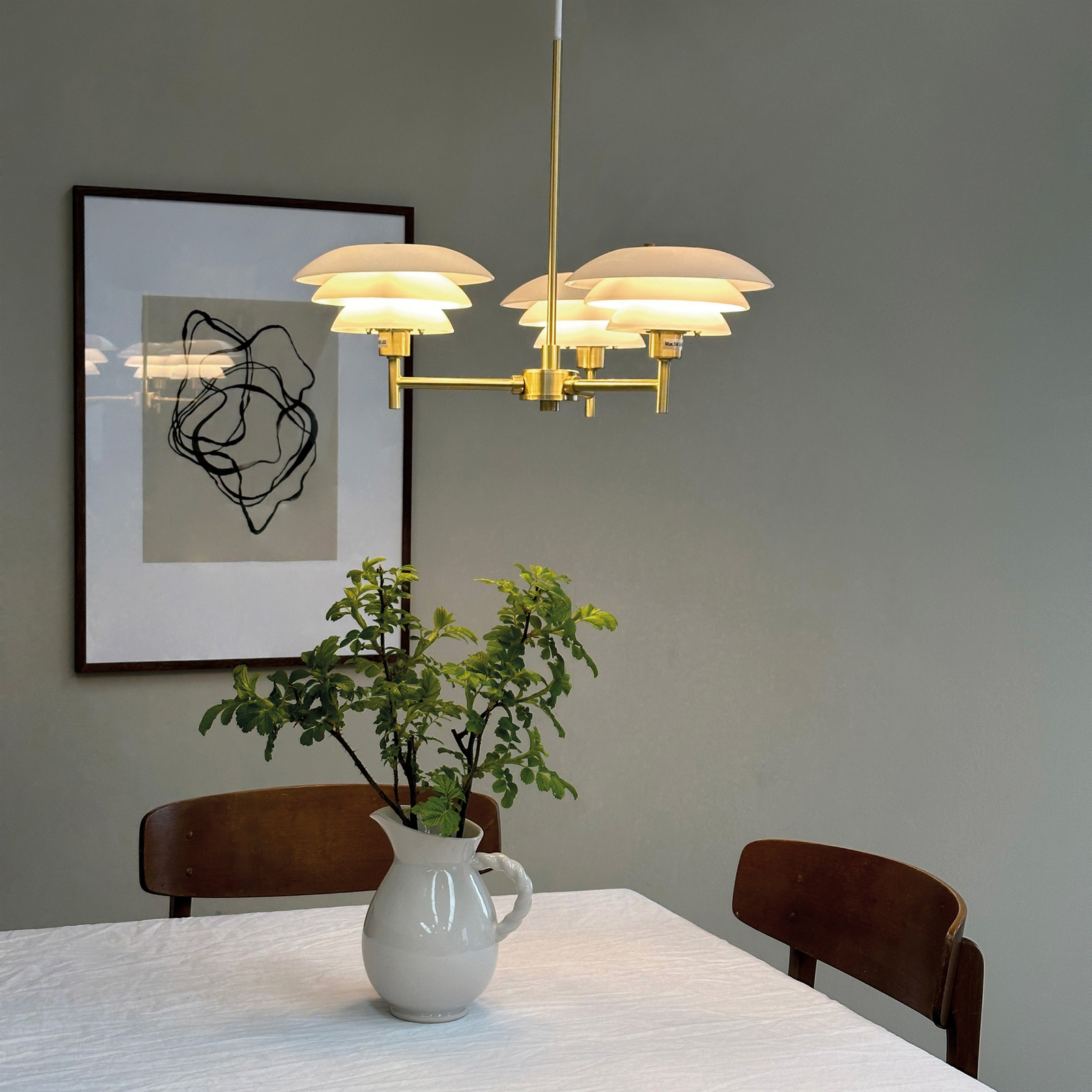 Lampadario DL20, opale/ottone, a 3 luci - Dyberg Larsen