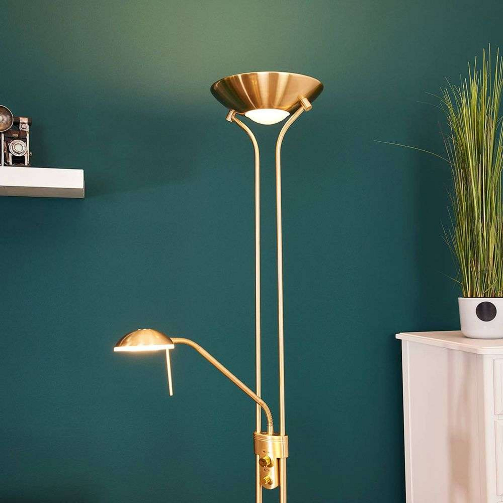 Josefin LED Lampadar Brass - Lindby