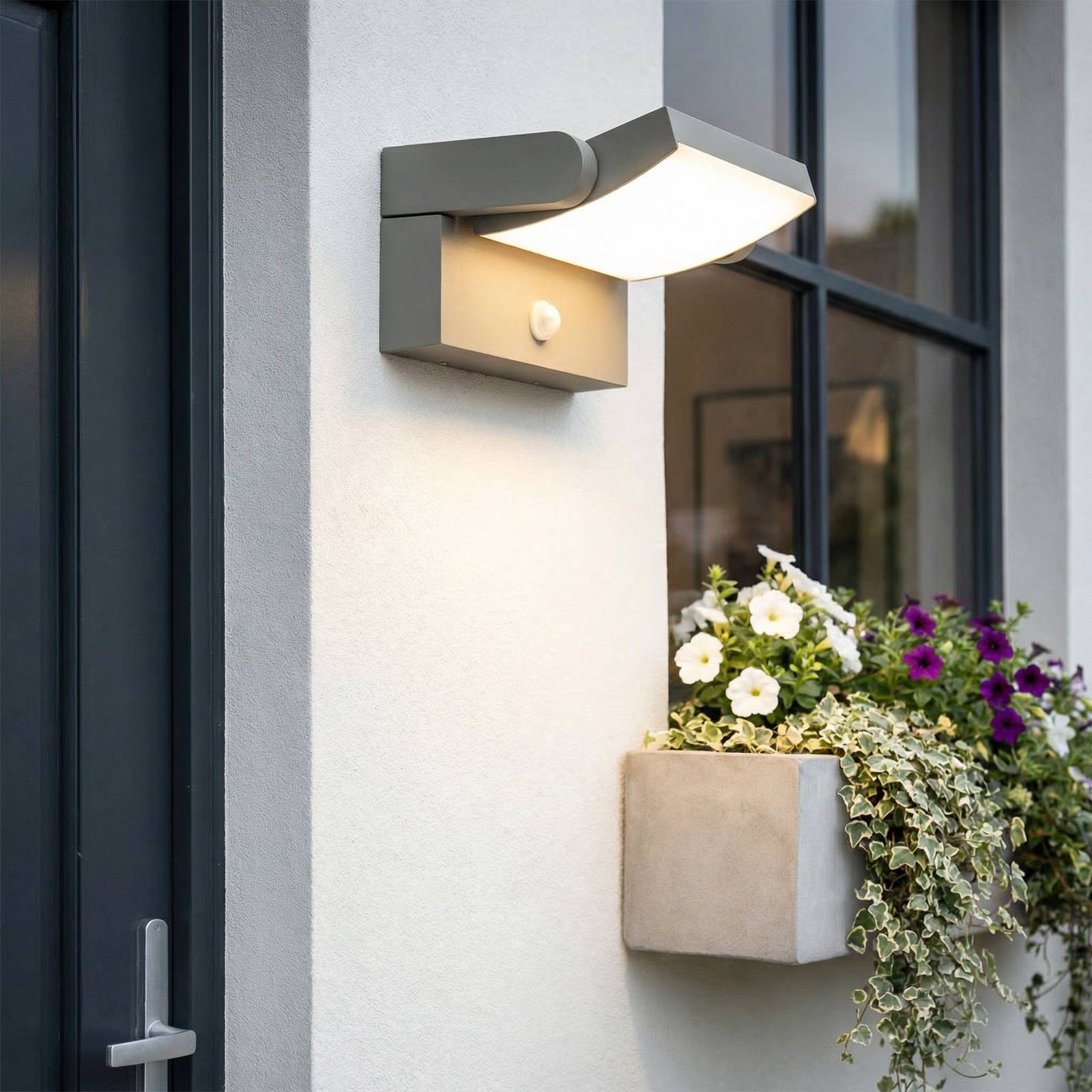 Lindby LED buiten wandlamp Sherin, lichtgrijs, draaibaar, met sensor