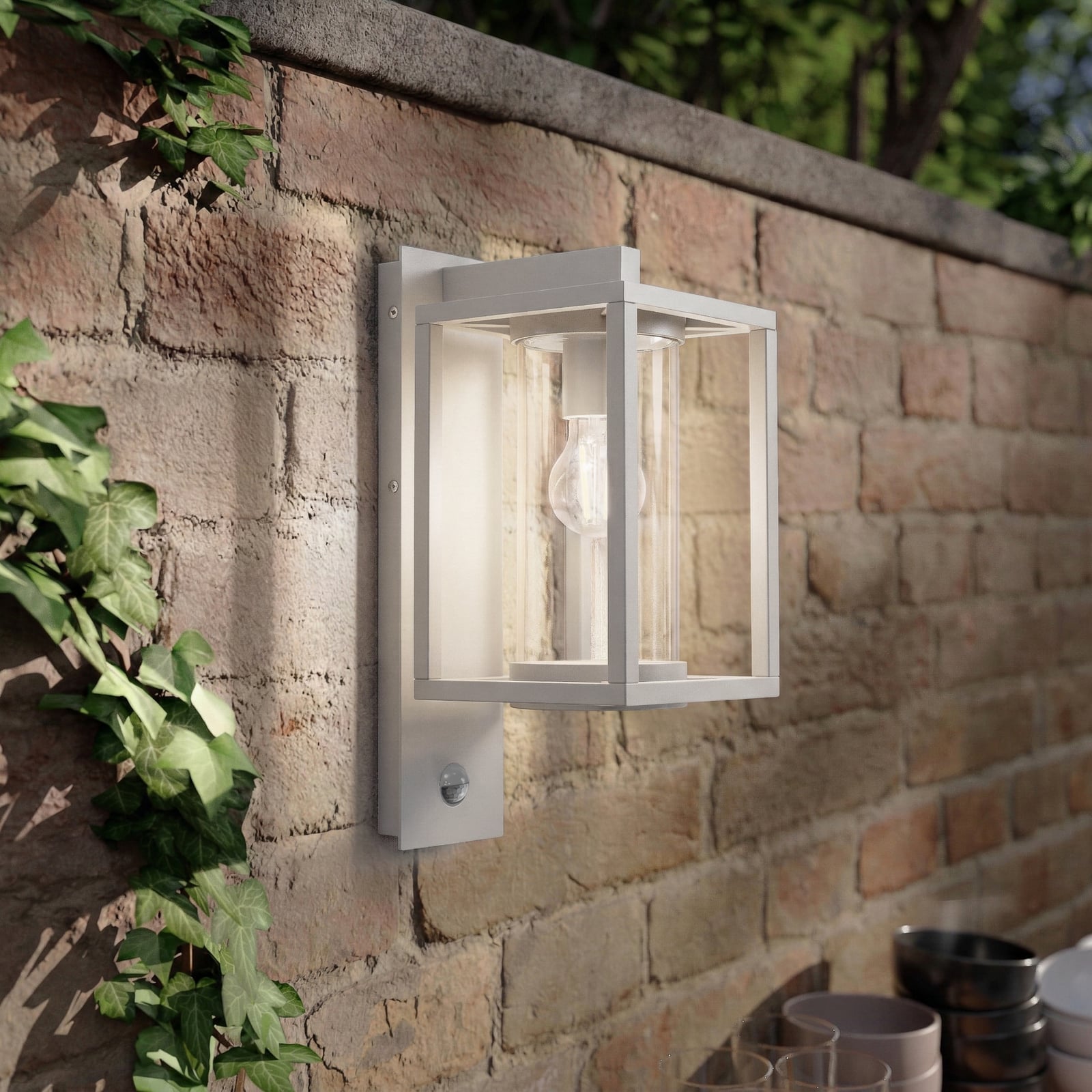 Lampă de exterior Lucande Ferda, senzor, soclu în partea inferioară, gri